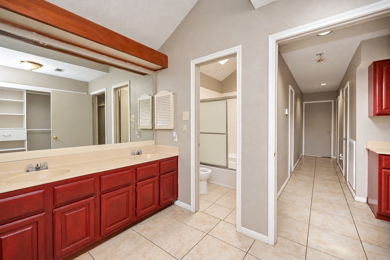 9319 Belle Park Drive Property Photo 12
