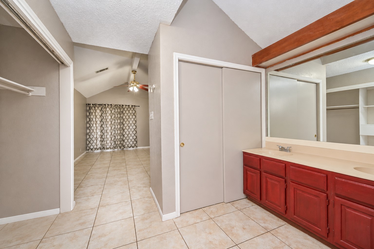 9319 Belle Park Drive Property Photo 14