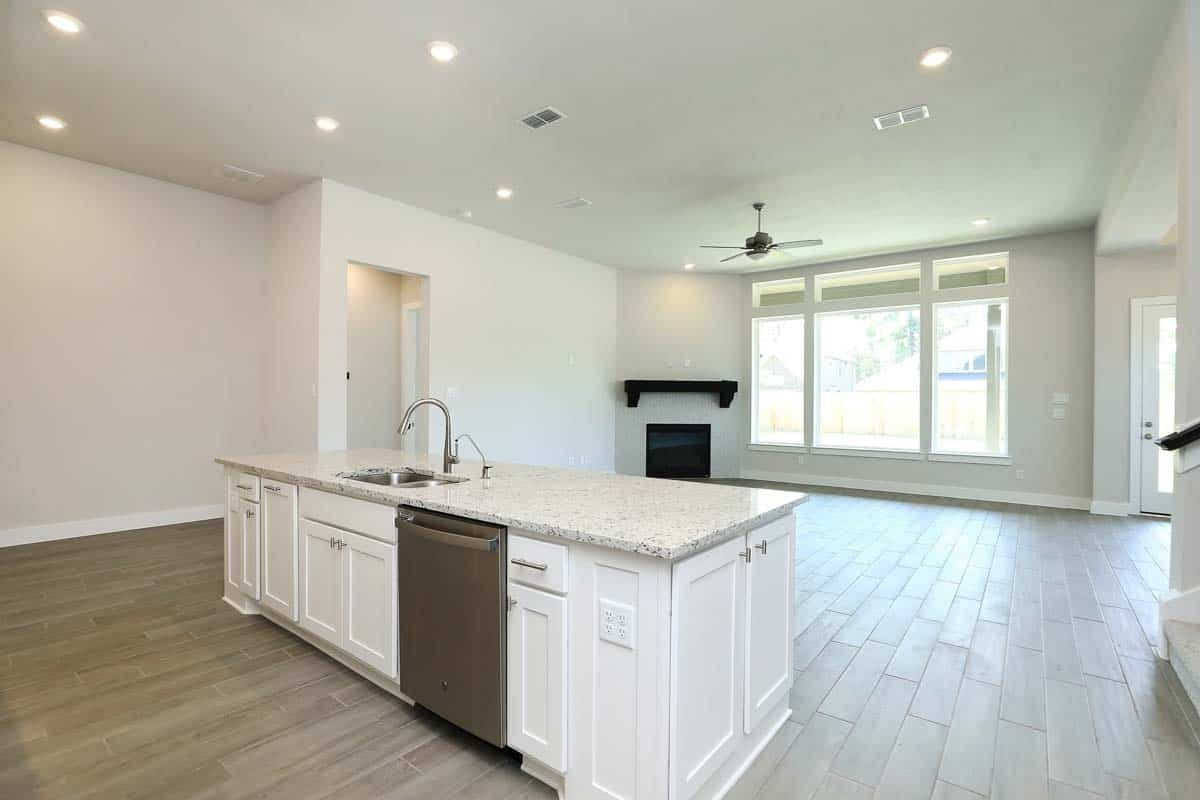 18402 Dogwood Field Drive Property Photo 3