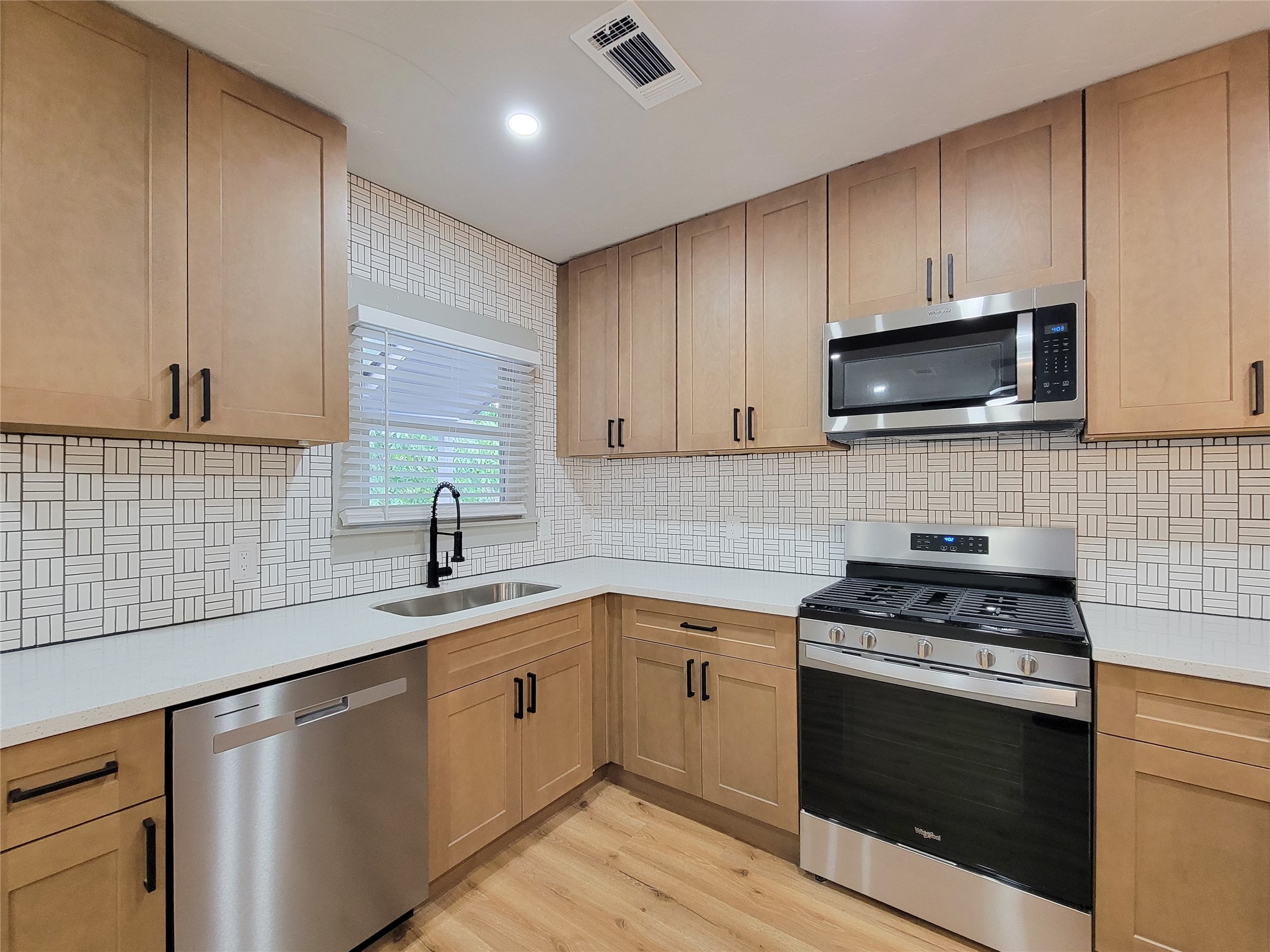 1847 Harvard 2 Property Photo 18