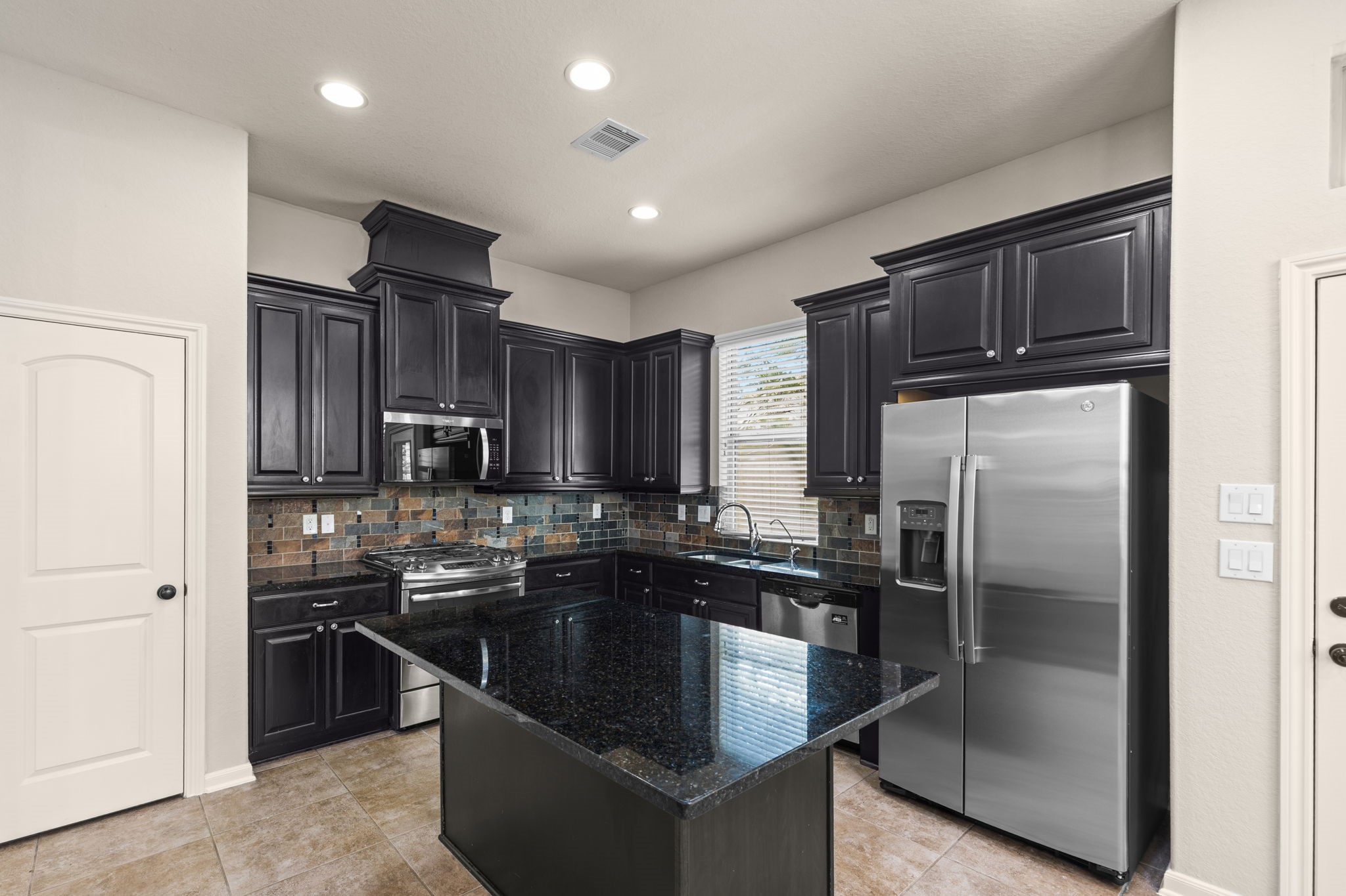 12131 San Luca Street Property Photo 7