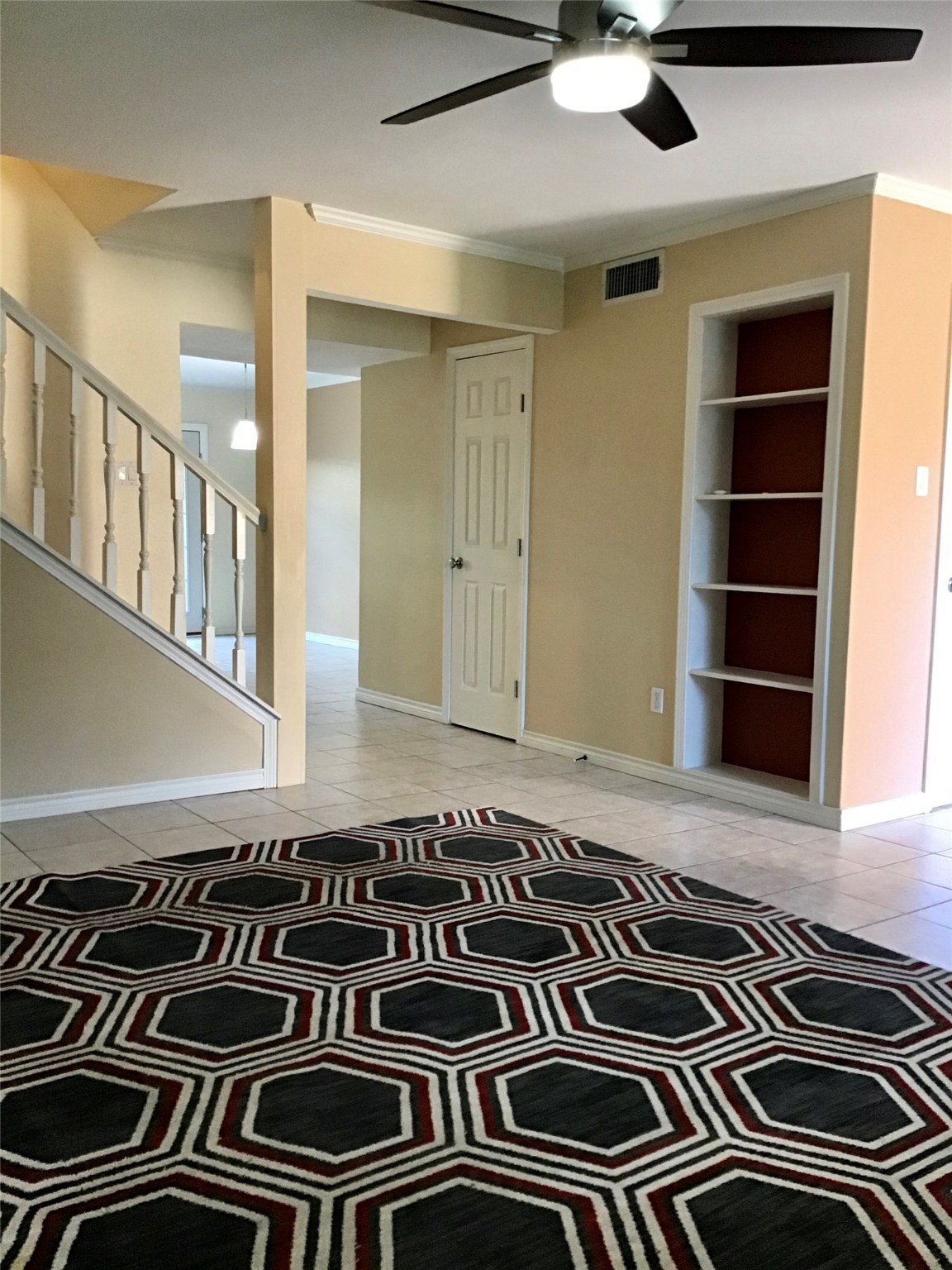 2512 Bering Drive Property Photo 4