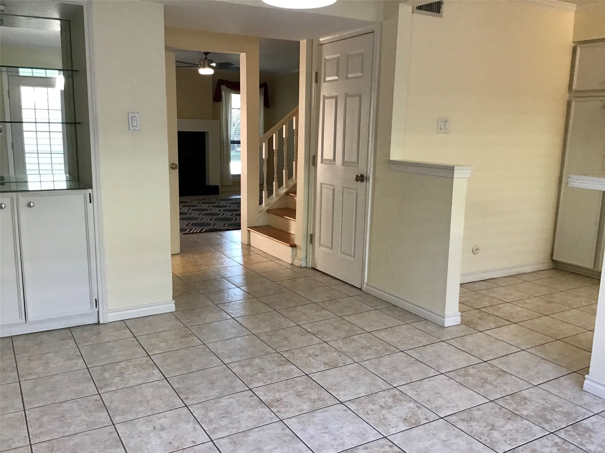 2512 Bering Drive Property Photo 9