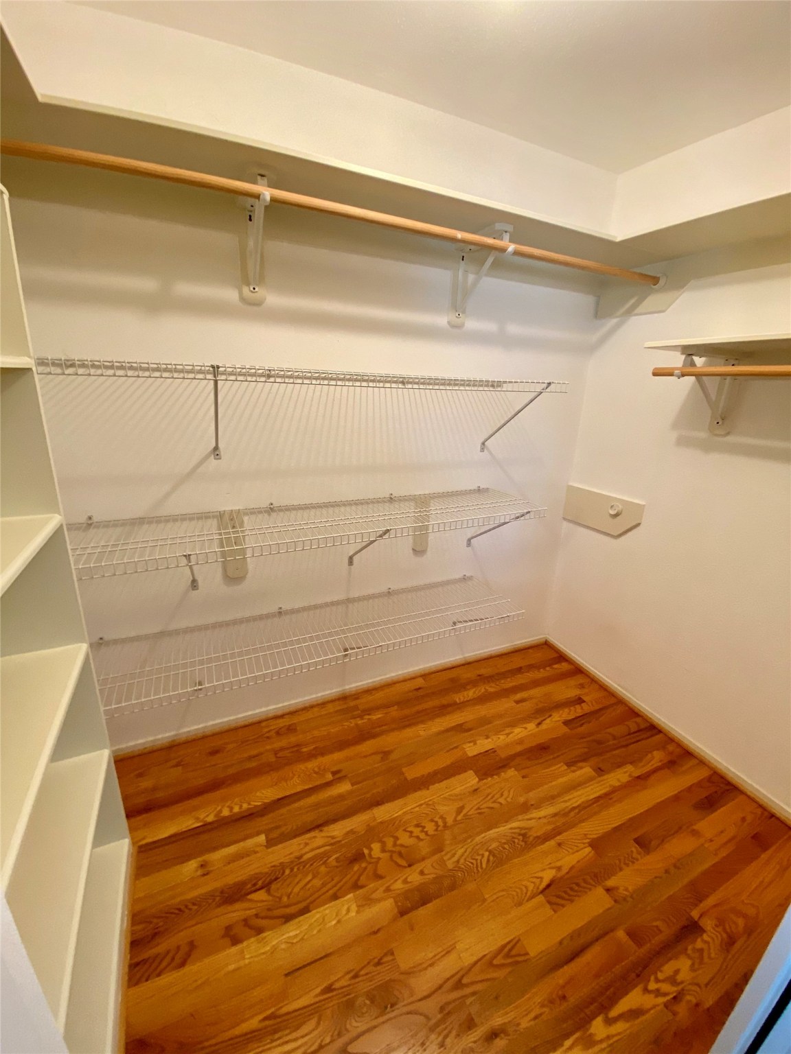 2512 Bering Drive Property Photo 16