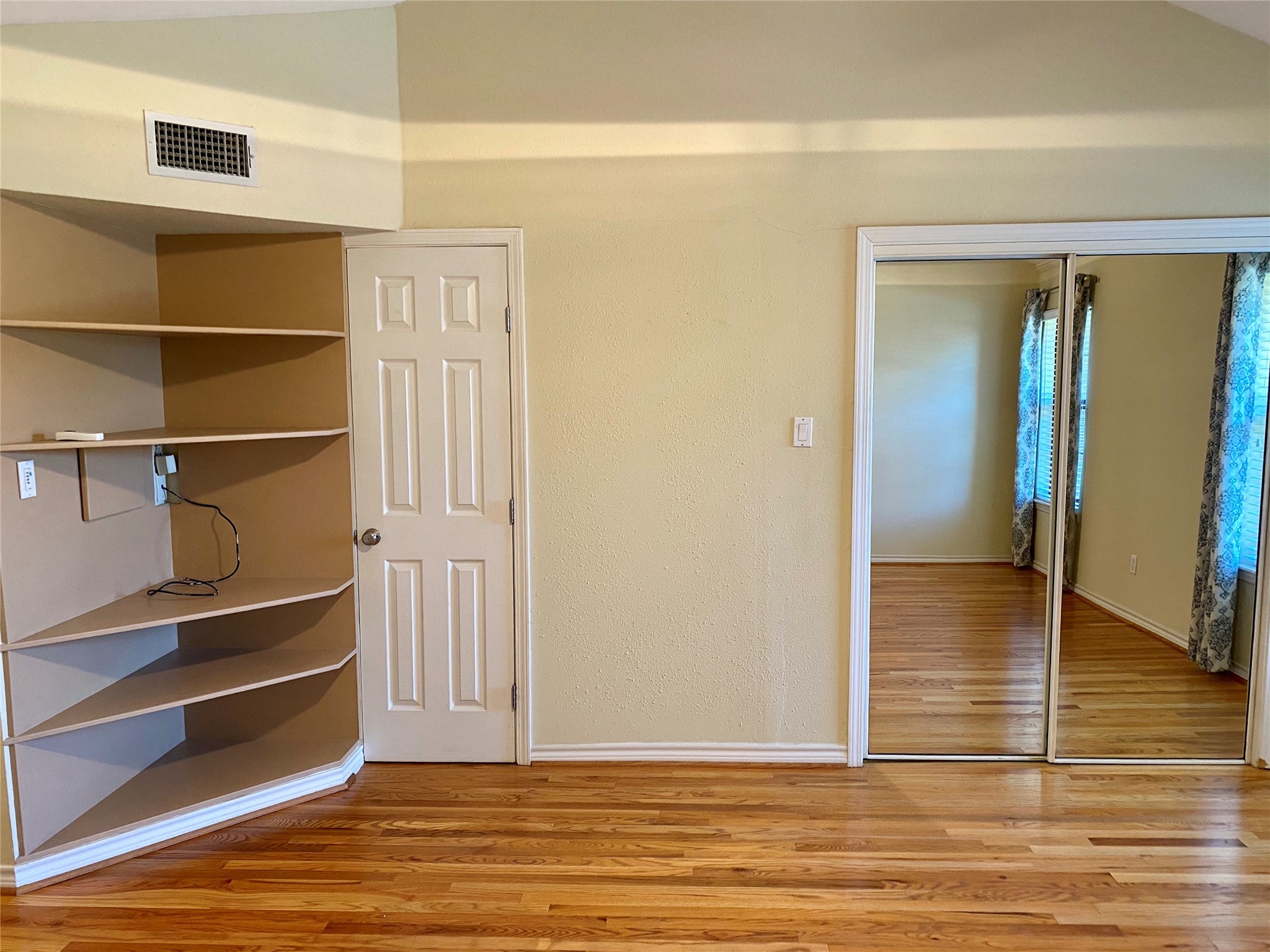 2512 Bering Drive Property Photo 18