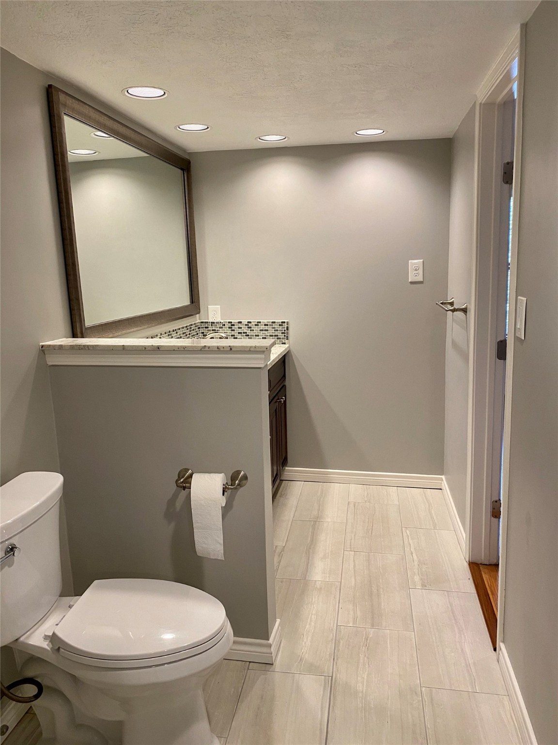 2512 Bering Drive Property Photo 28