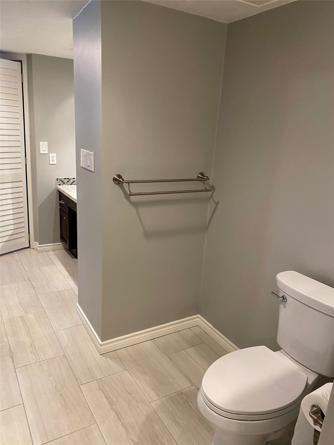 2512 Bering Drive Property Photo 29
