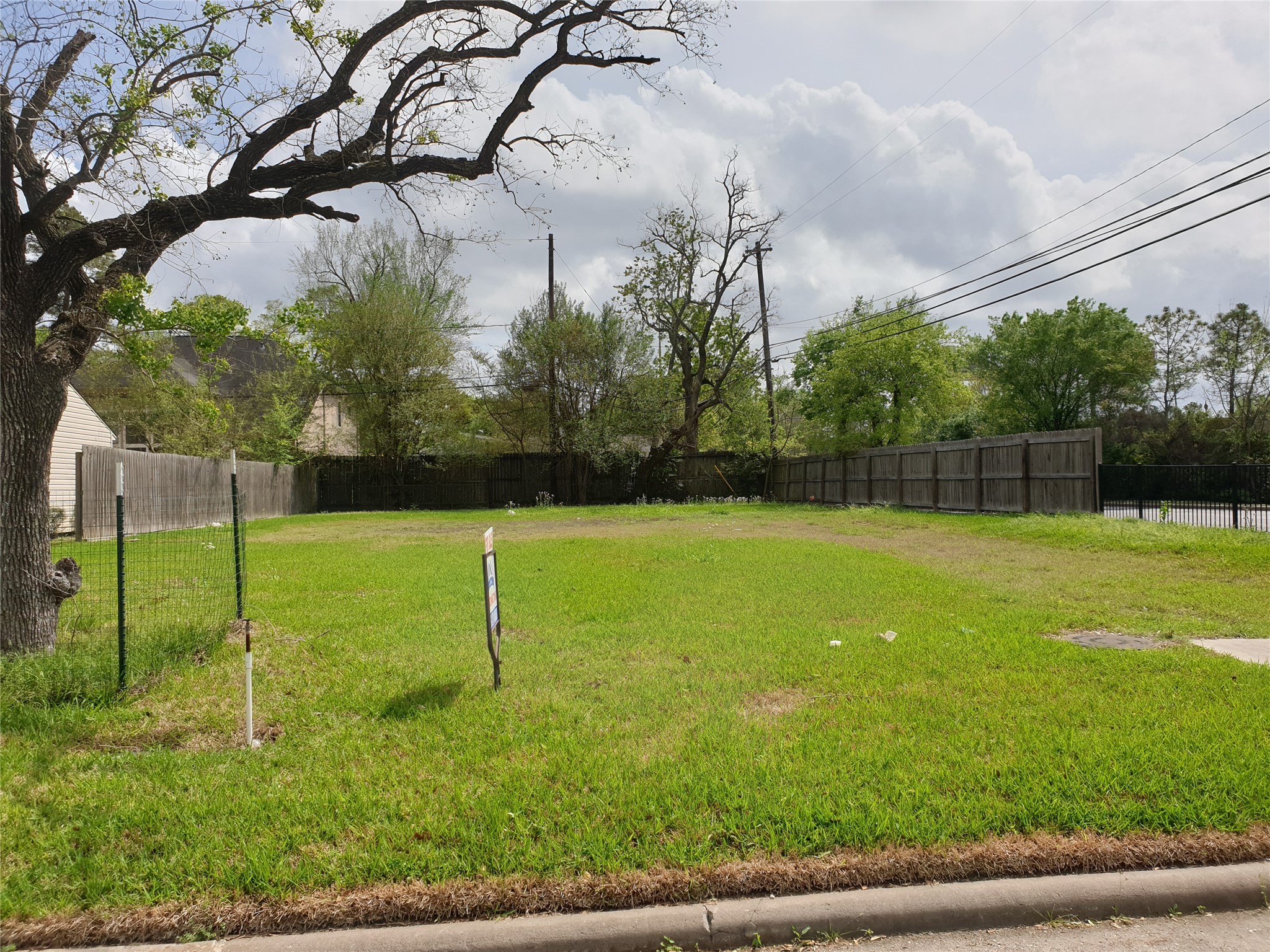 4629 Maple Street Property Photo 2