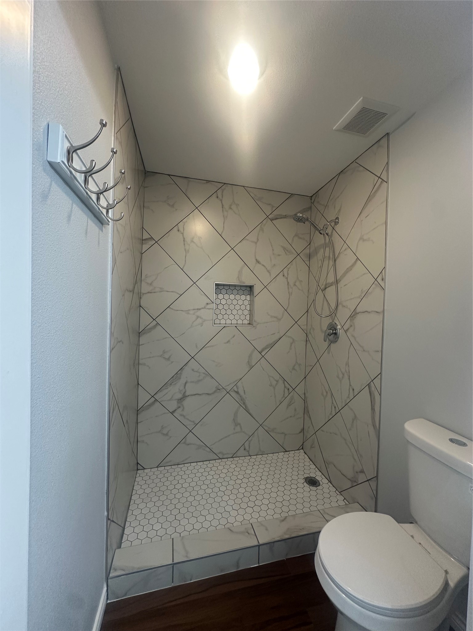 5625 Antoine Drive 1016 Property Photo 8