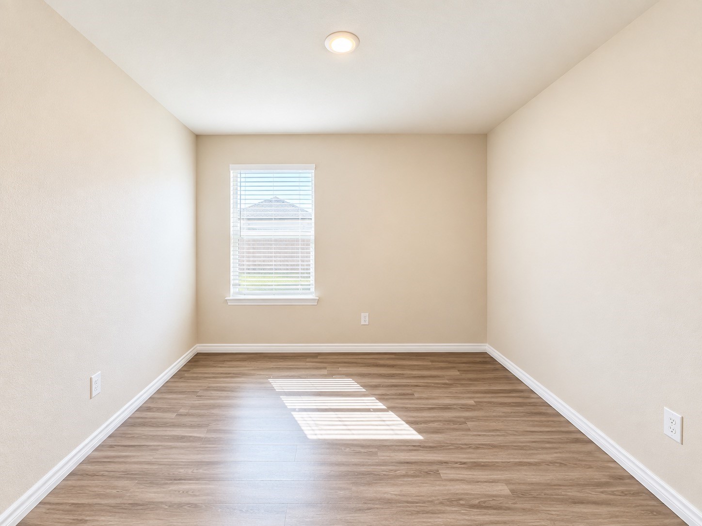 302 Connecticut Street Property Photo 6