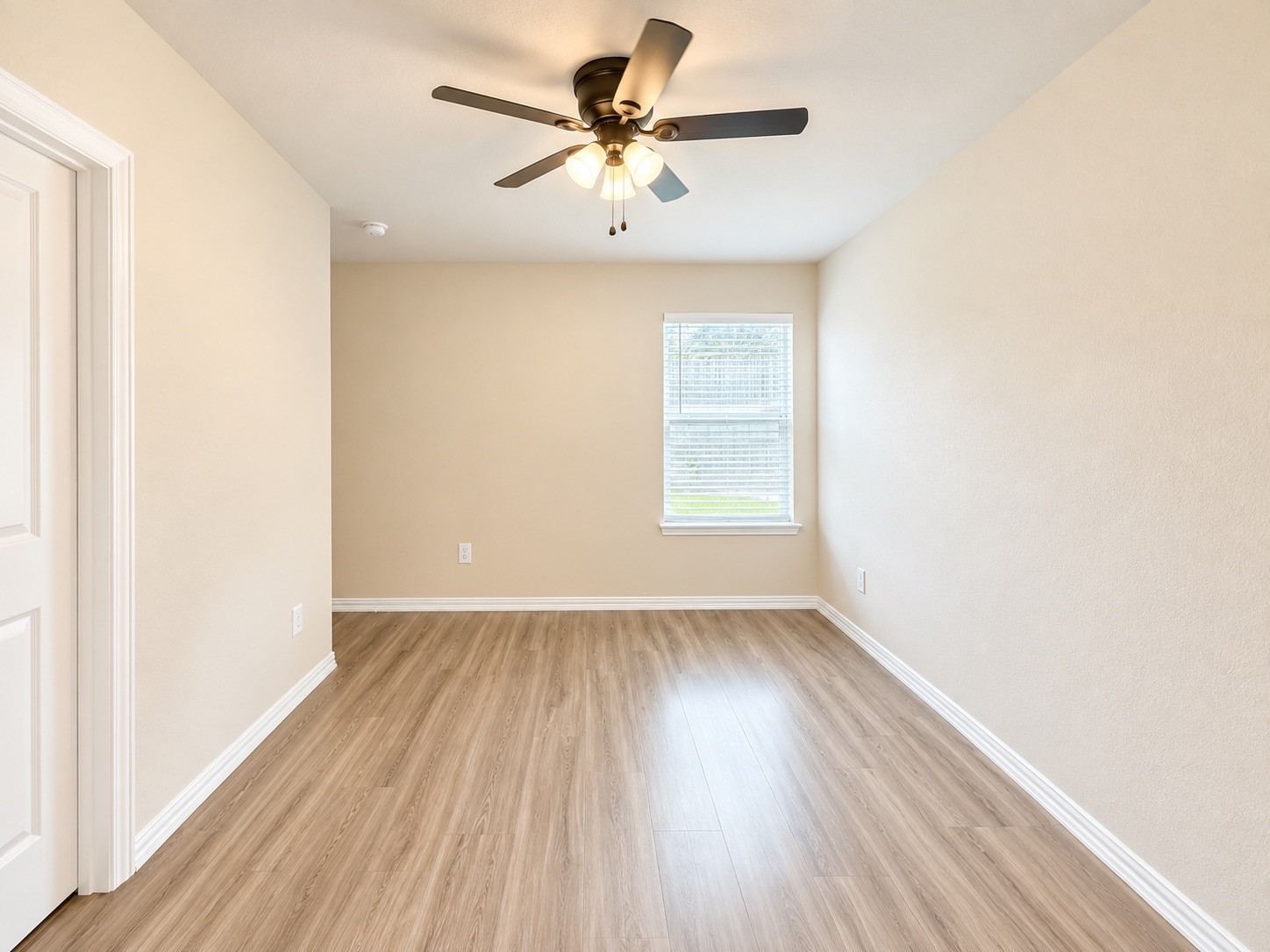 302 Connecticut Street Property Photo 8