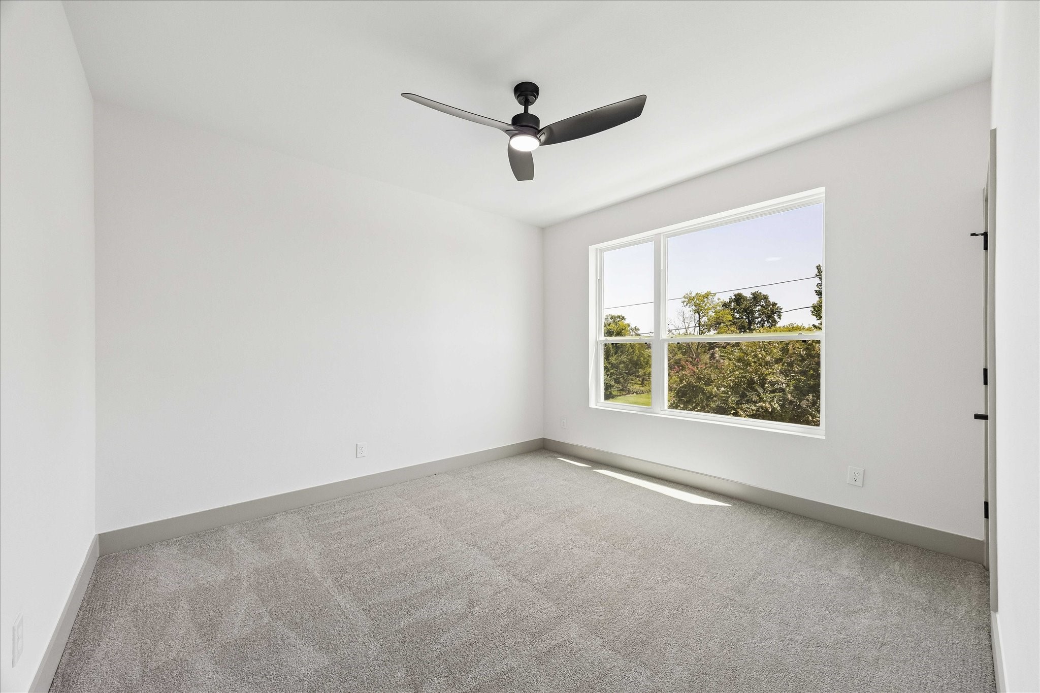 2953 Delafield Street Property Photo 13