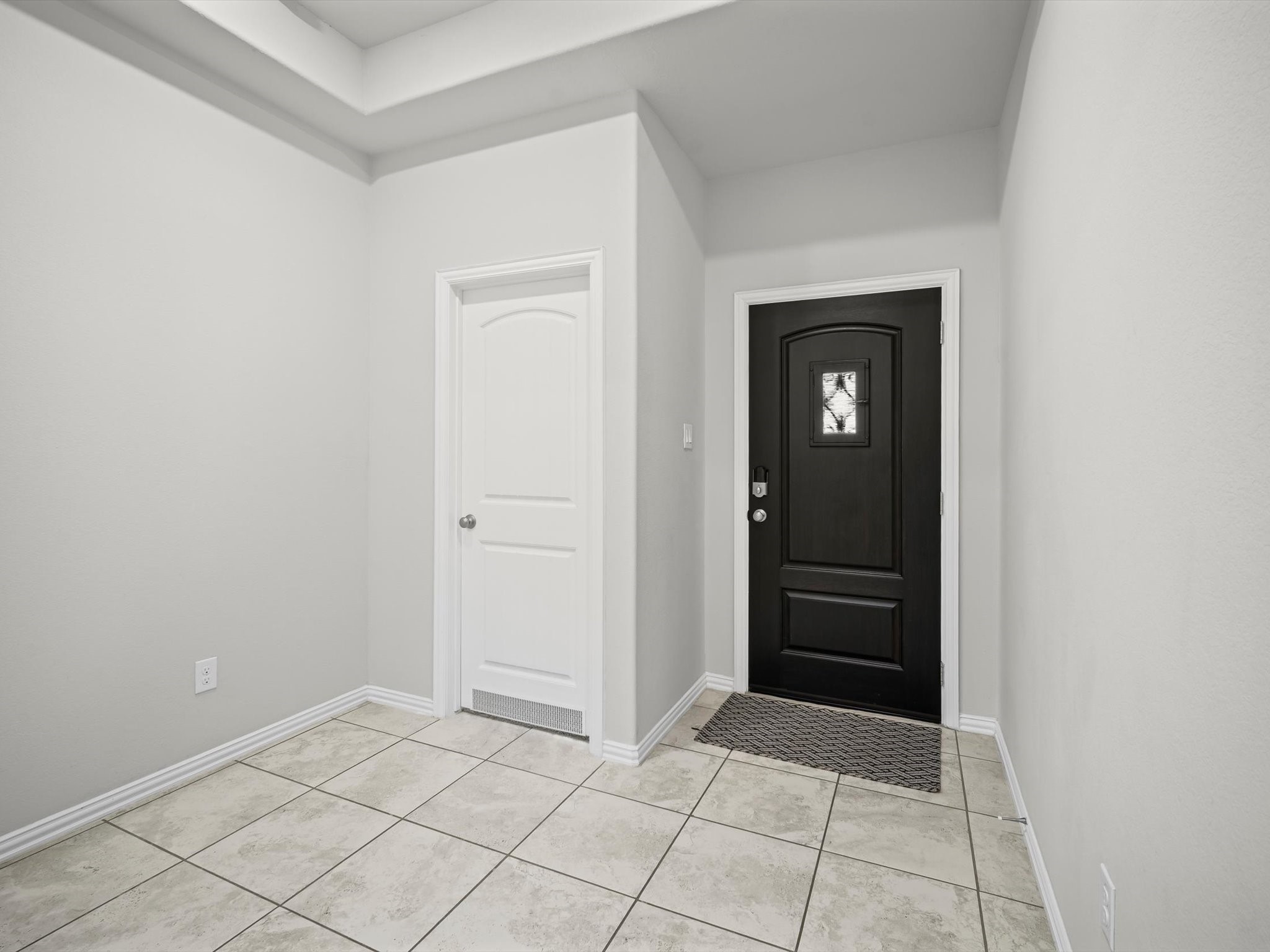8915 English Manor Drive Property Photo 6