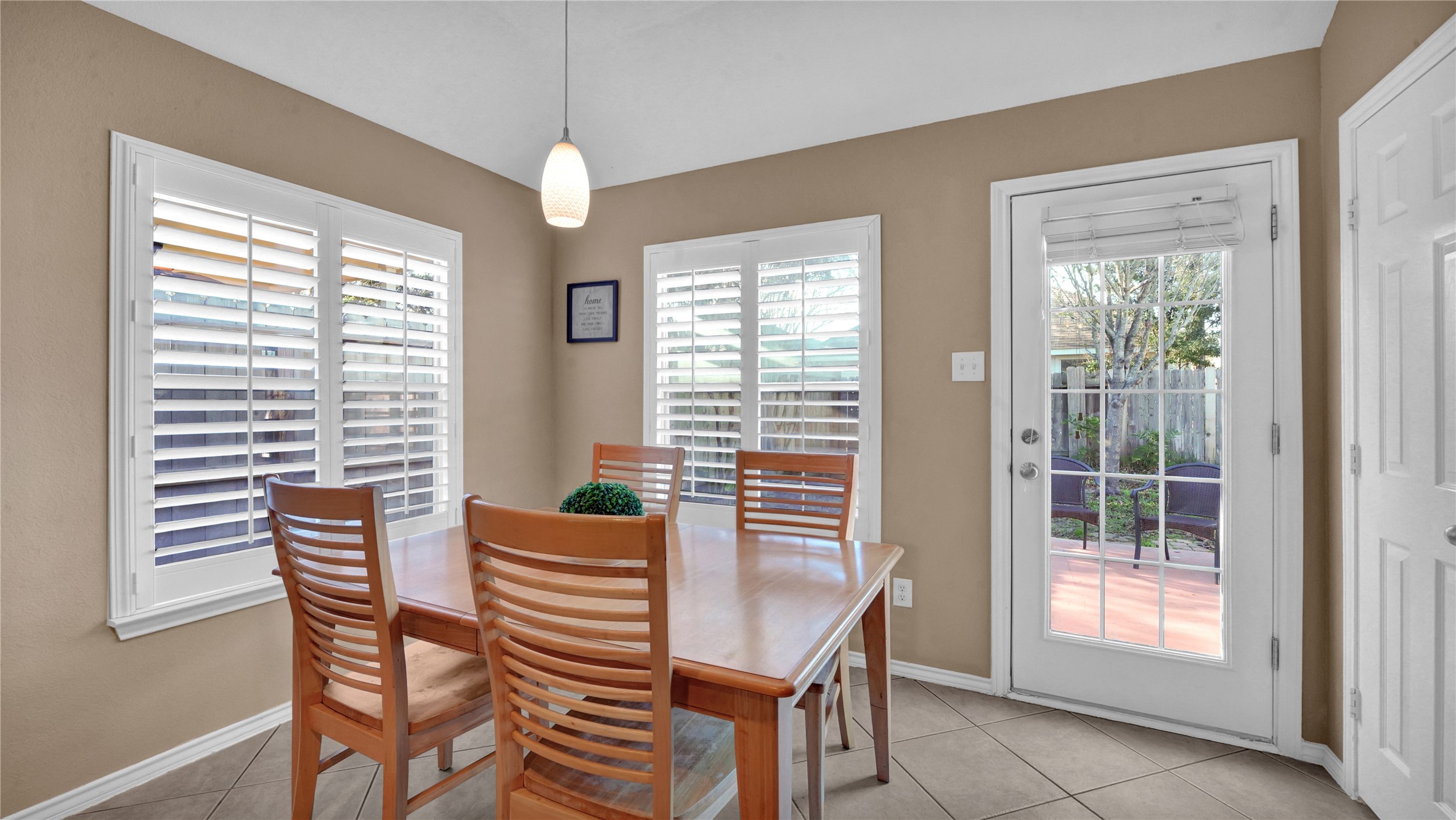 2411 Colonial Springs Lane Property Photo 5