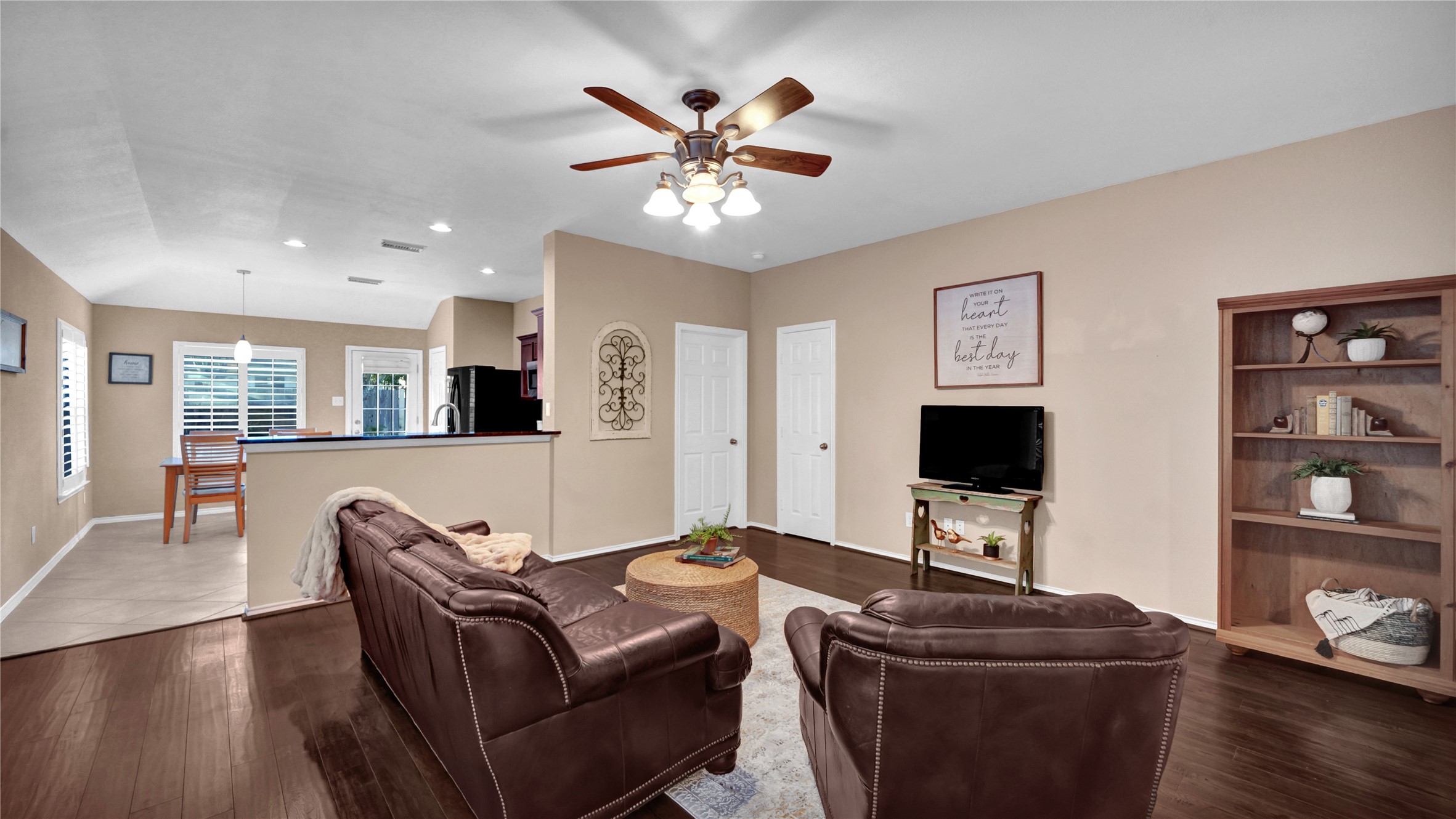 2411 Colonial Springs Lane Property Photo 7