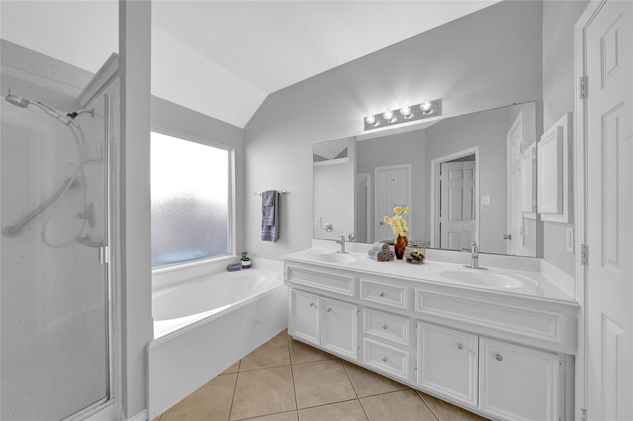 2411 Colonial Springs Lane Property Photo 11
