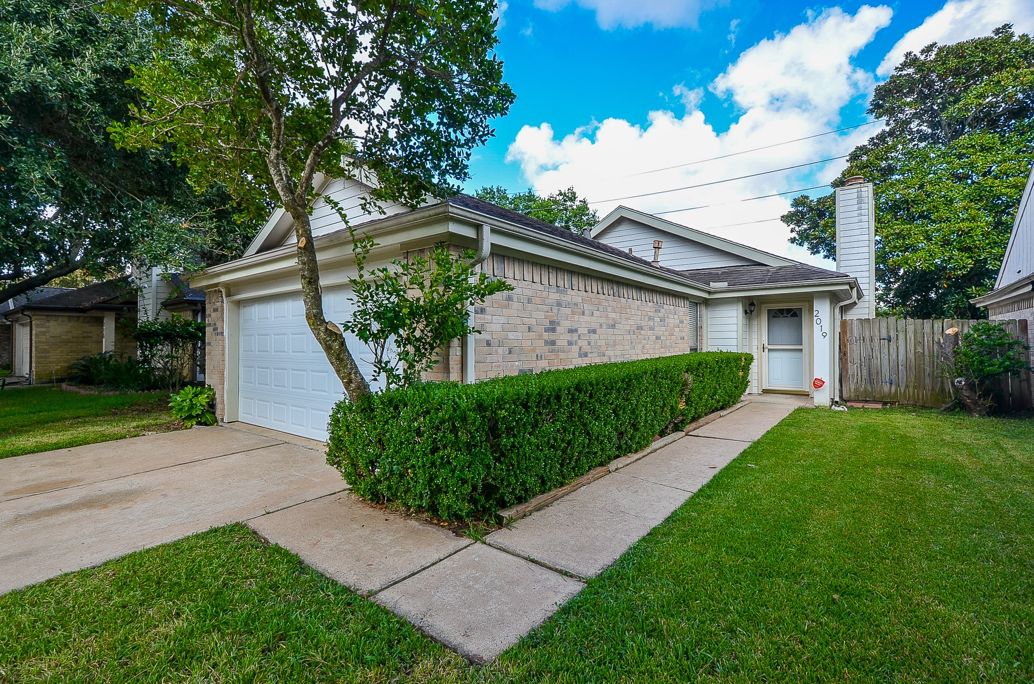 2019 Highland Hills Drive Property Photo 1