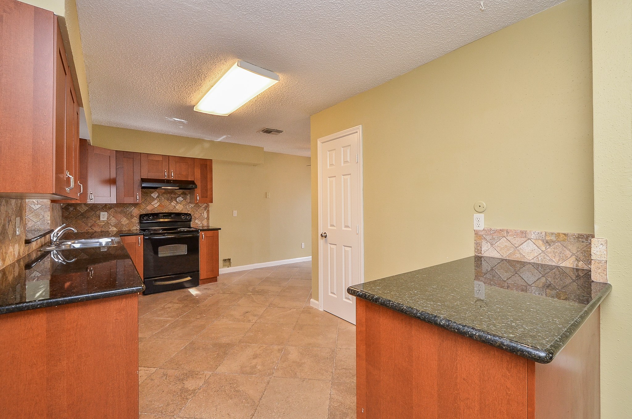 2019 Highland Hills Drive Property Photo 10