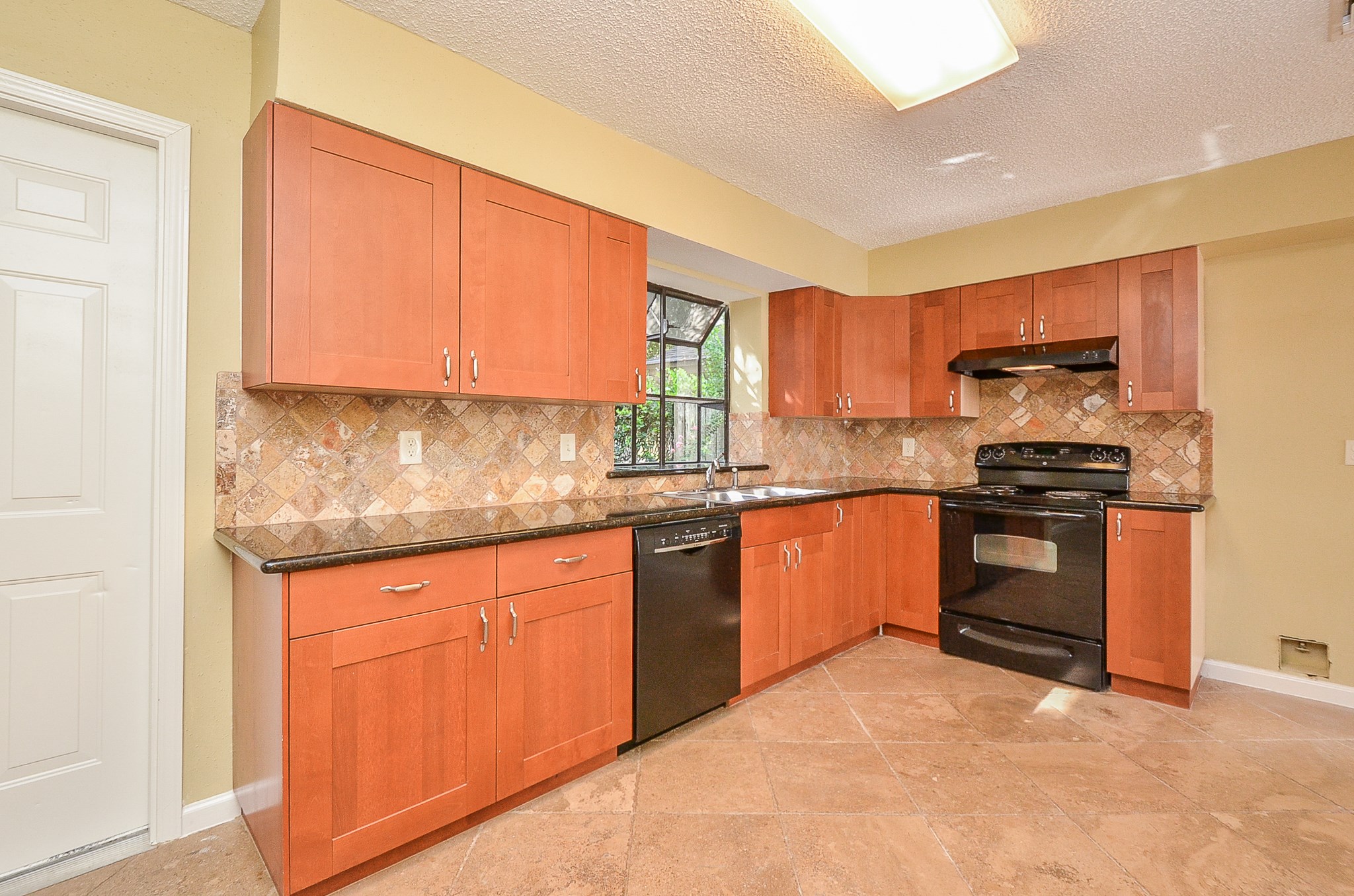 2019 Highland Hills Drive Property Photo 11