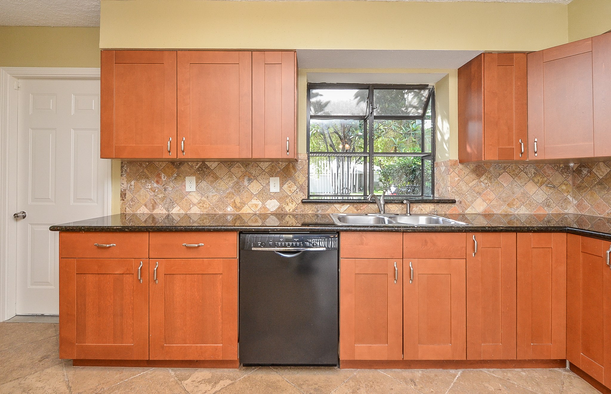 2019 Highland Hills Drive Property Photo 12
