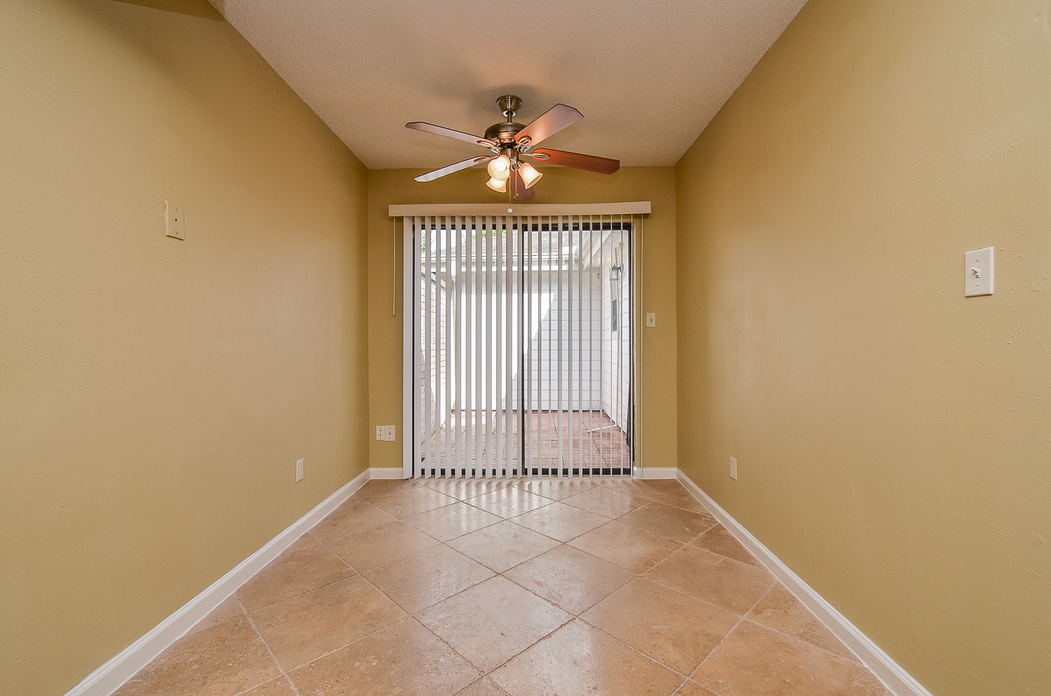 2019 Highland Hills Drive Property Photo 13