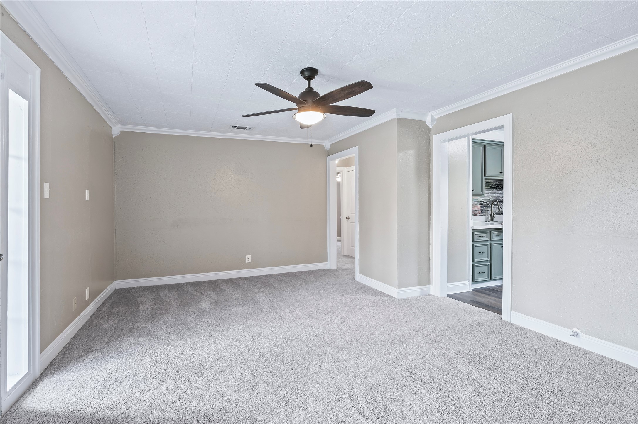 3120 Carter Street Property Photo 4