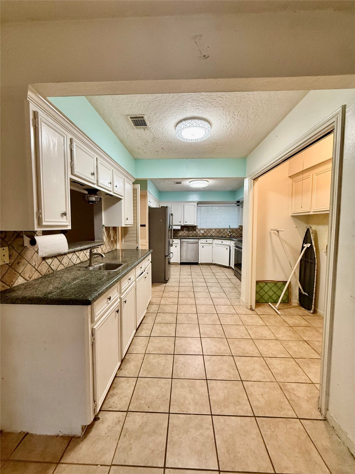 12014 Rainforest Lane Property Photo 8