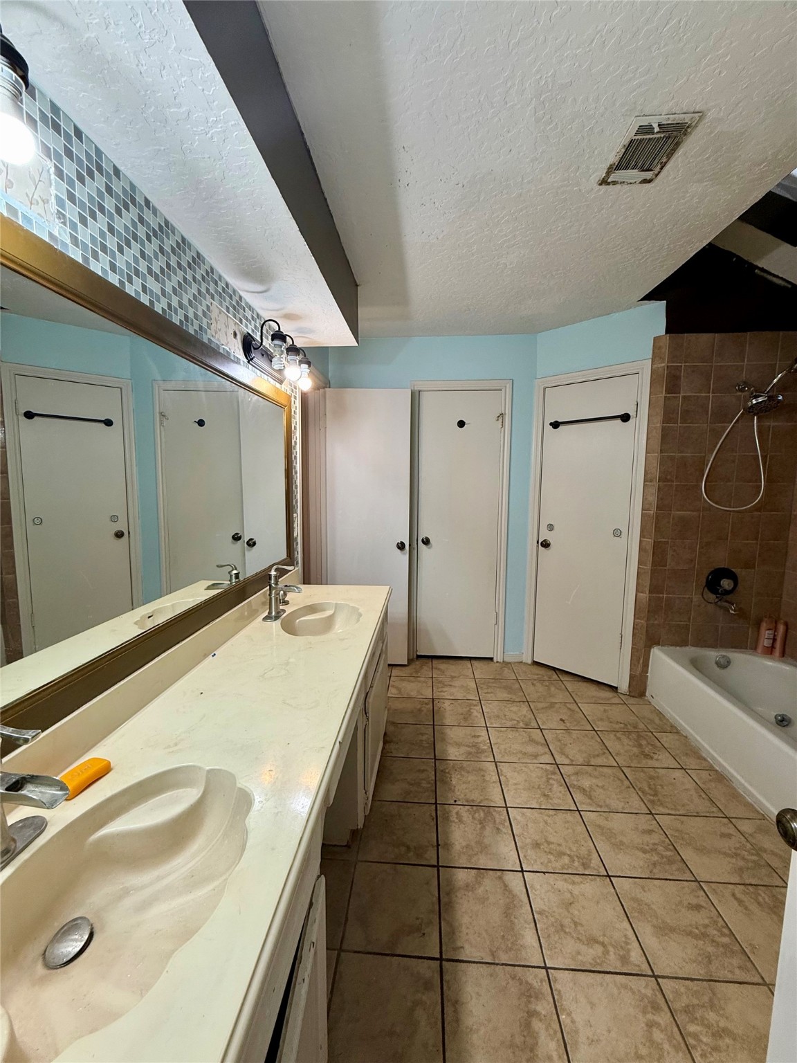 12014 Rainforest Lane Property Photo 14