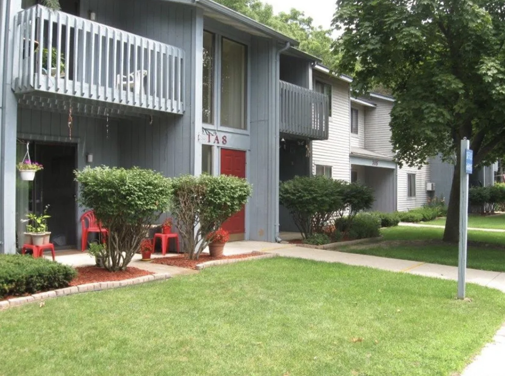 305 Walnut St Property Photo 5