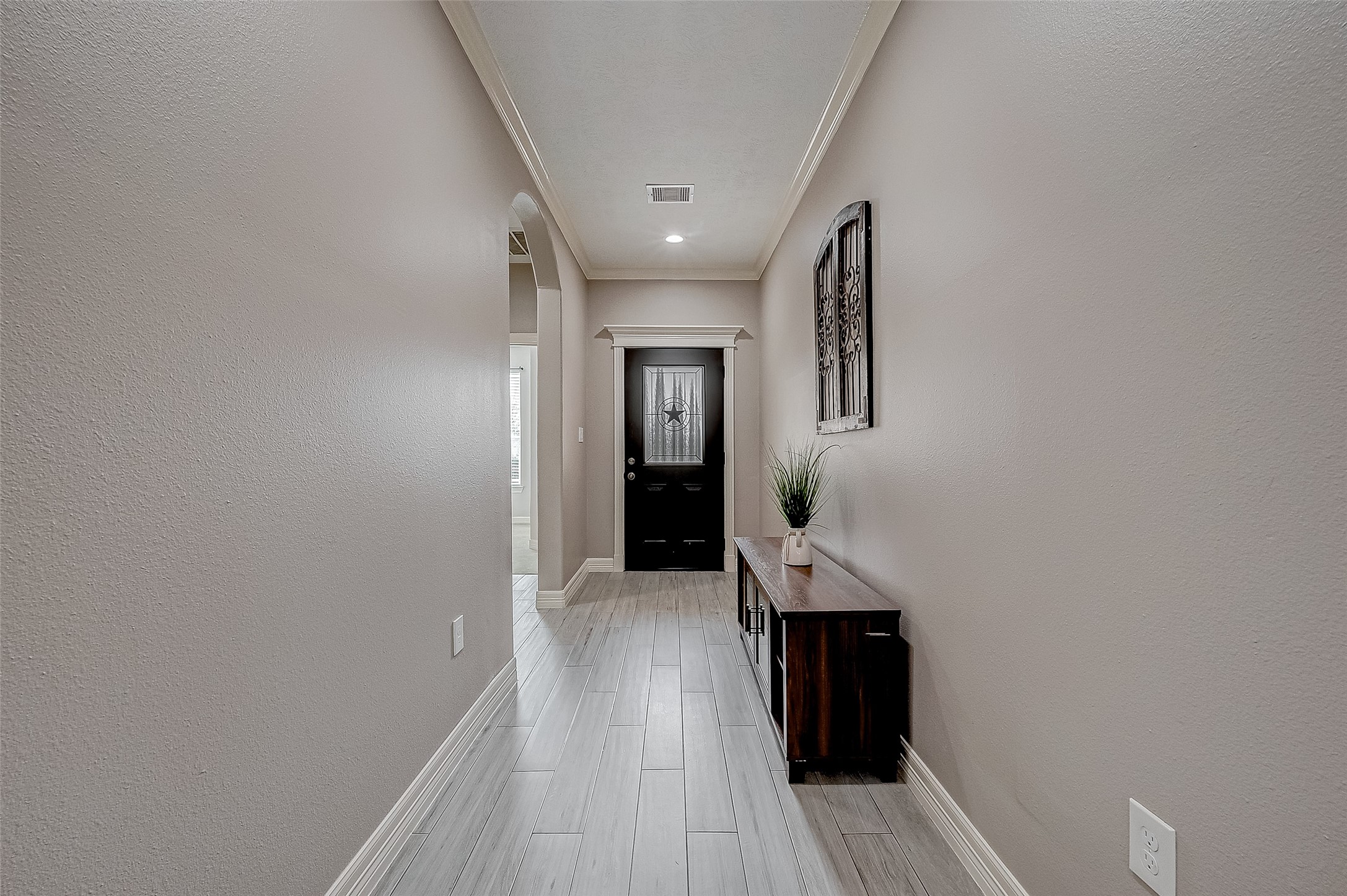 709 Coen Road Property Photo 4