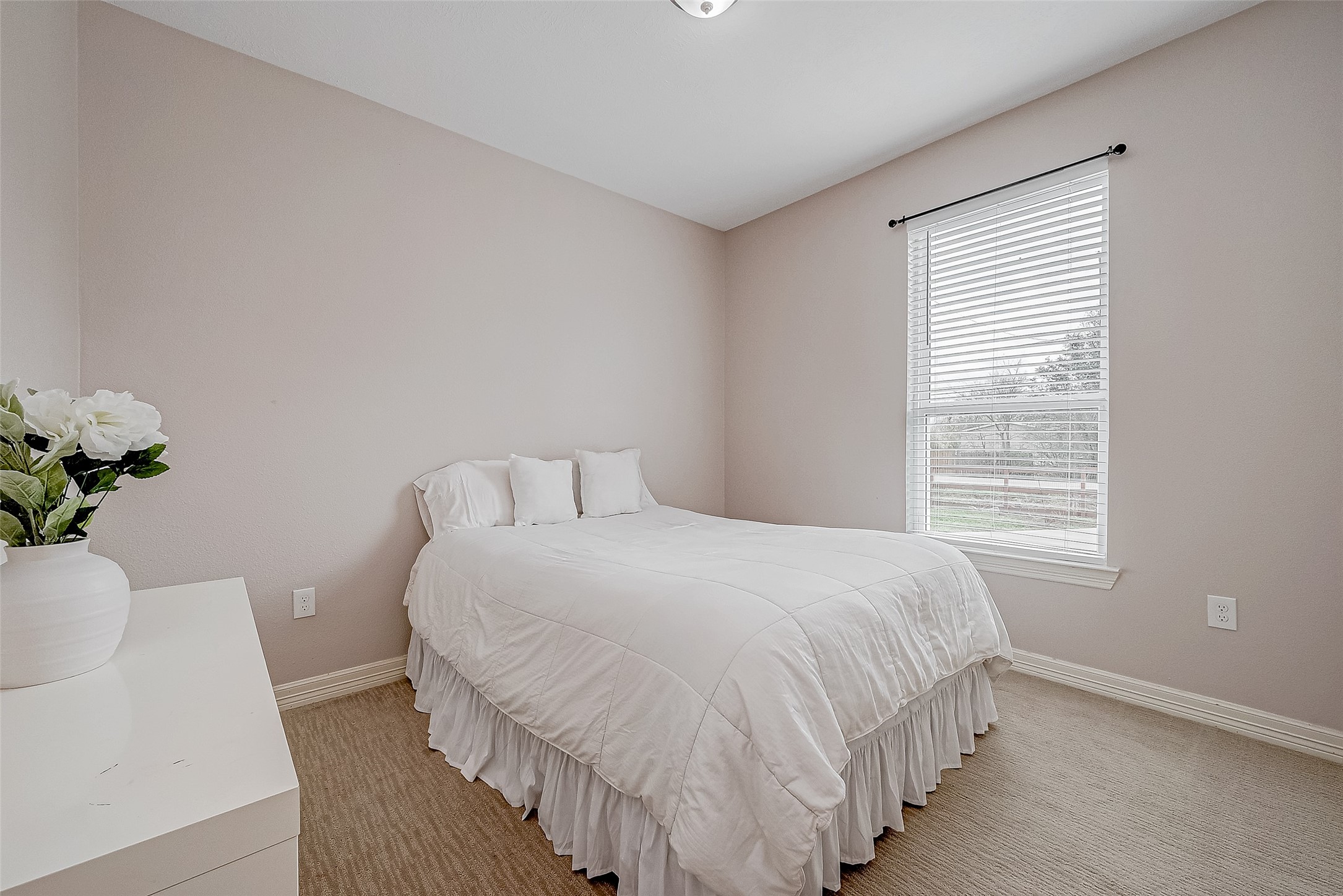 709 Coen Road Property Photo 5