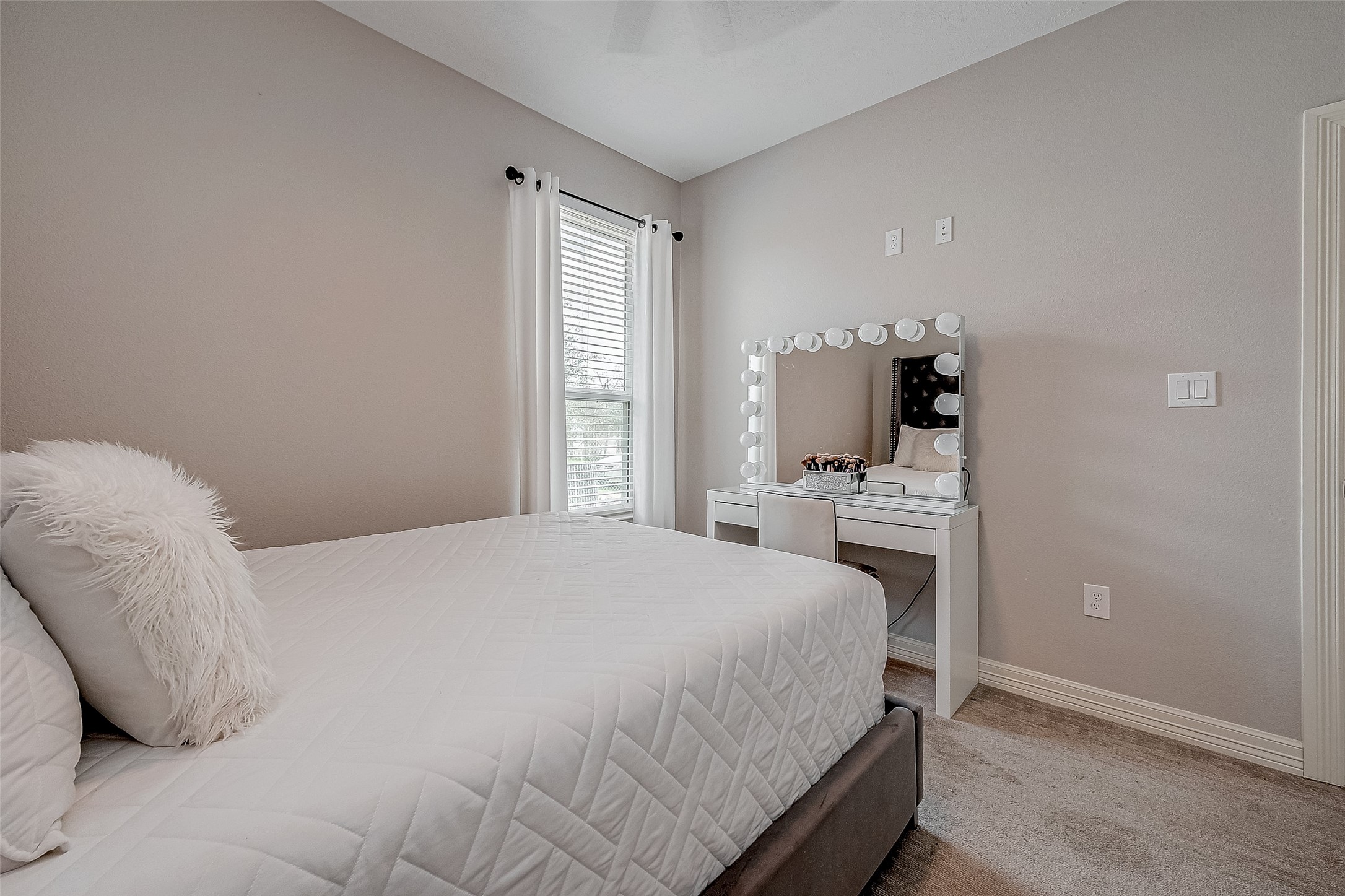 709 Coen Road Property Photo 6