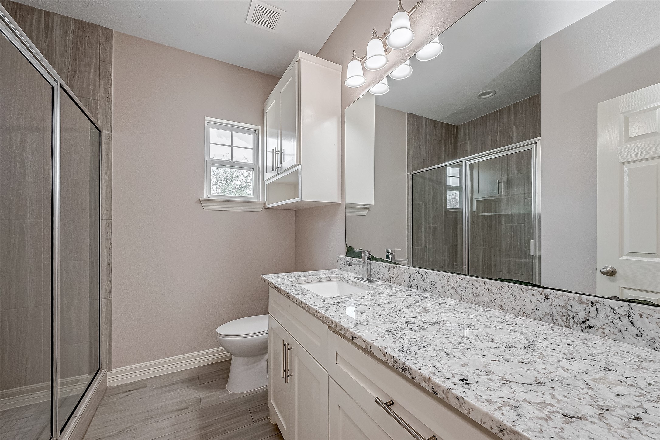 709 Coen Road Property Photo 8