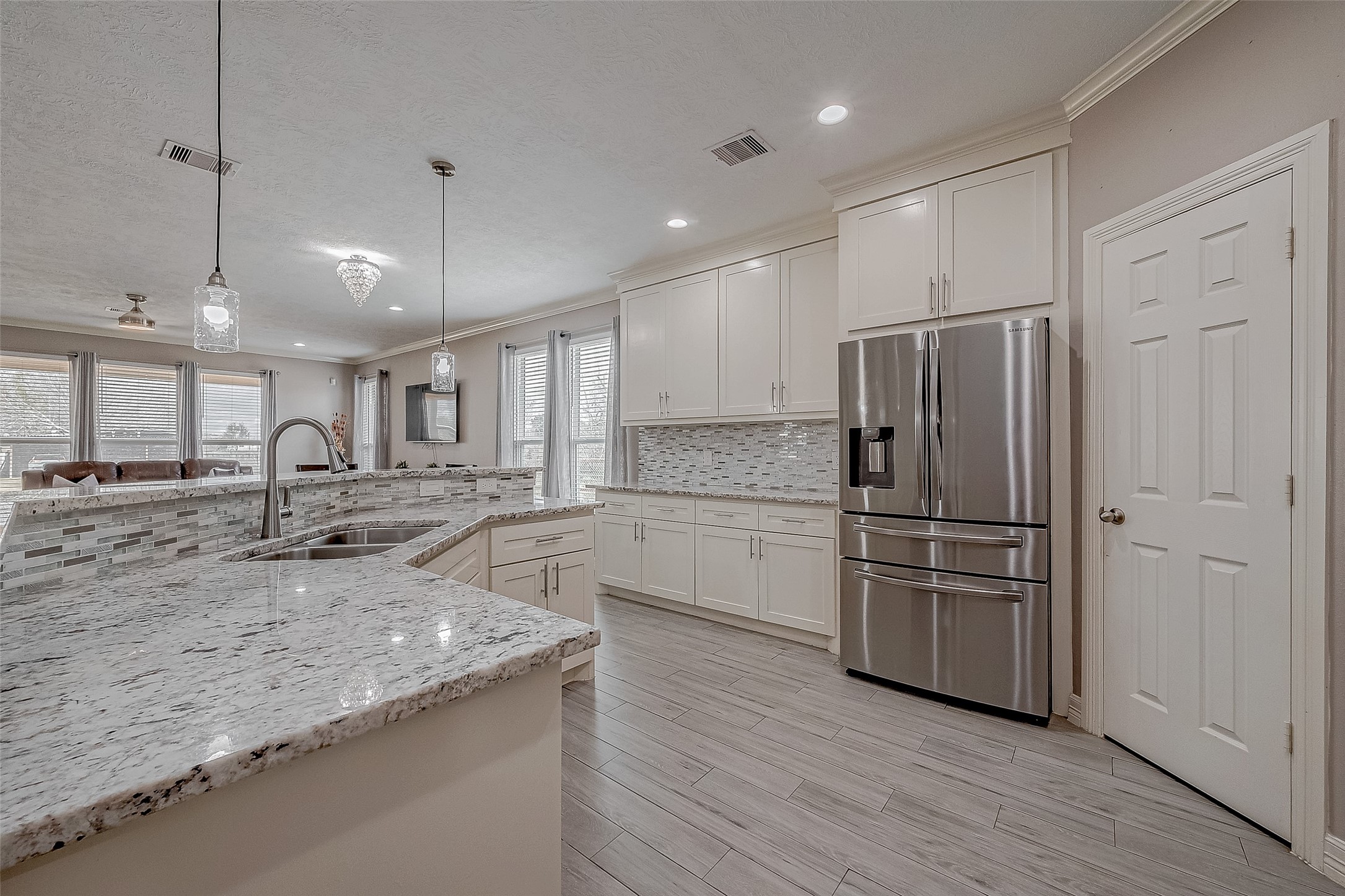 709 Coen Road Property Photo 14
