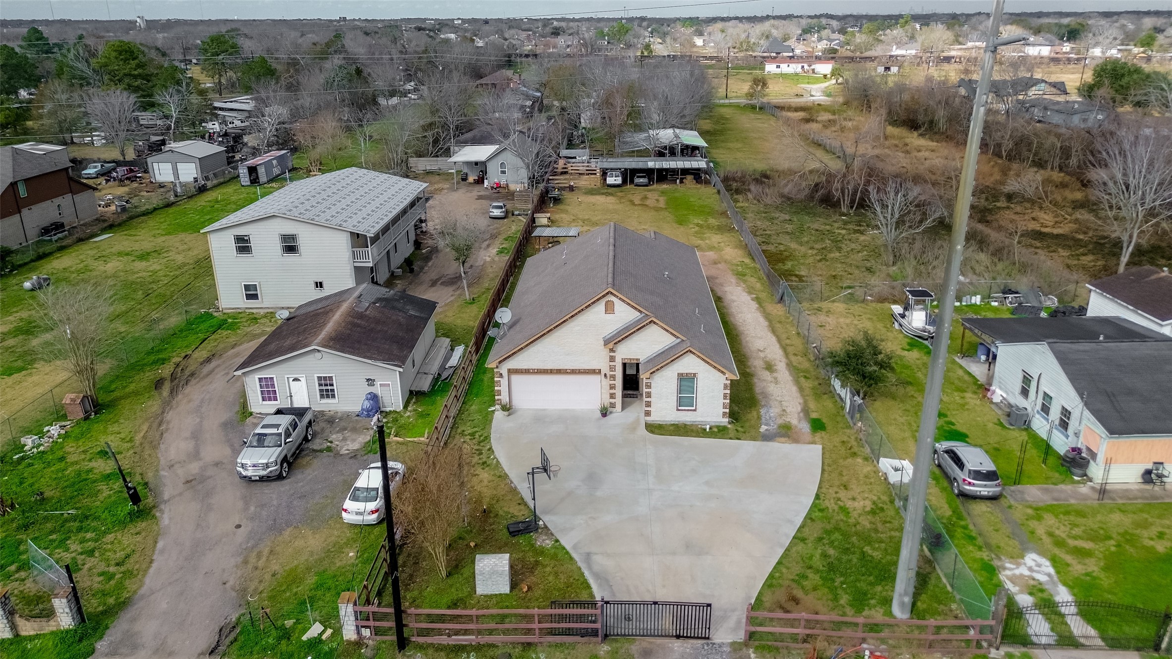 709 Coen Road Property Photo 30