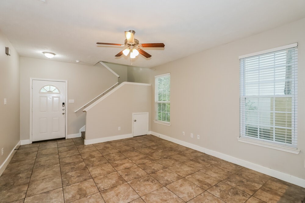 6607 Dickson Way Property Photo 5