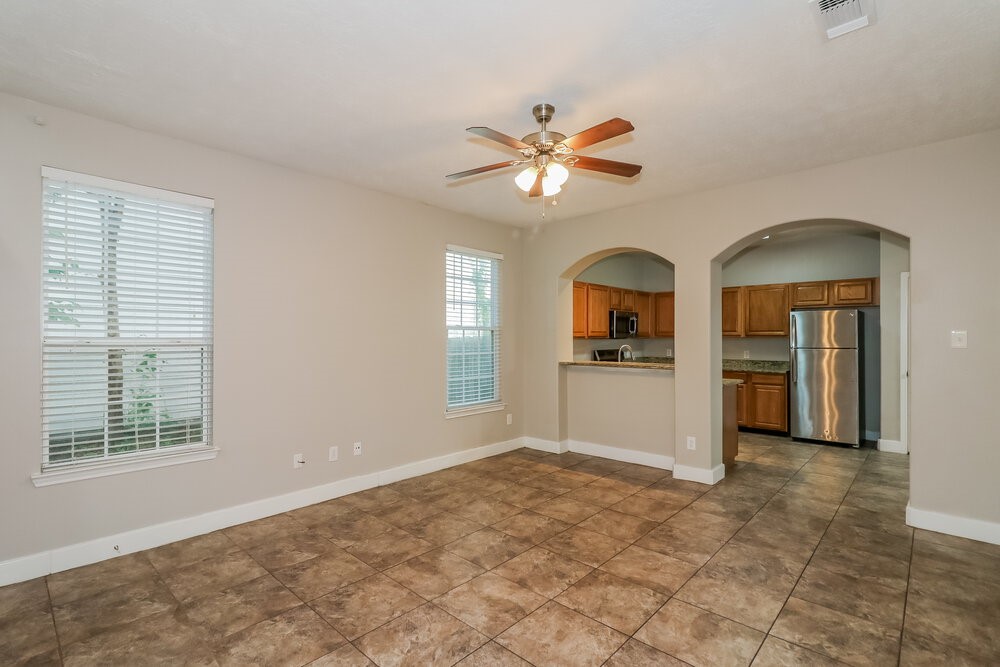 6607 Dickson Way Property Photo 6