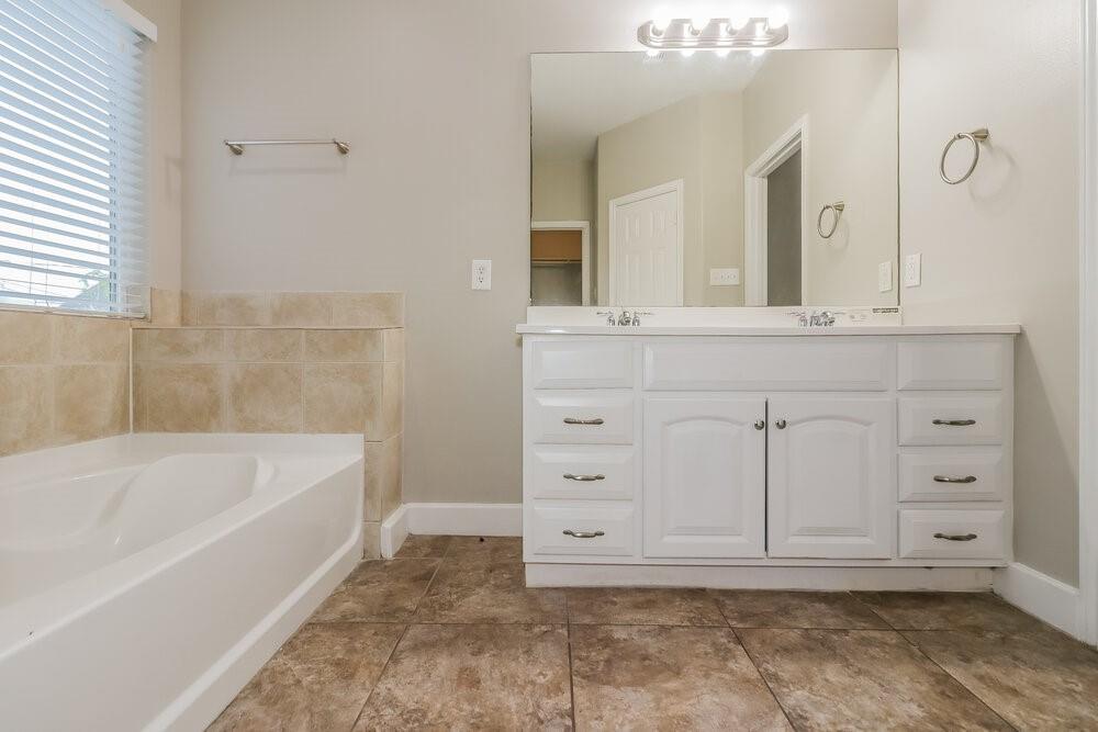 6607 Dickson Way, Houston Tx 77085 Property Photo 13