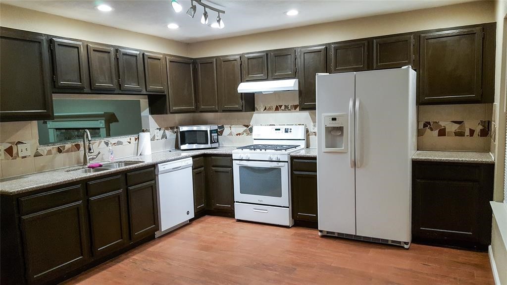 16806 Rockstone Property Photo 10