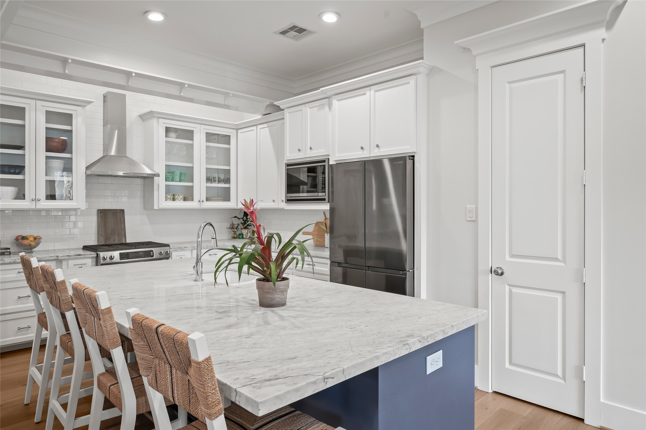 1002 W 41st Street Property Photo 5