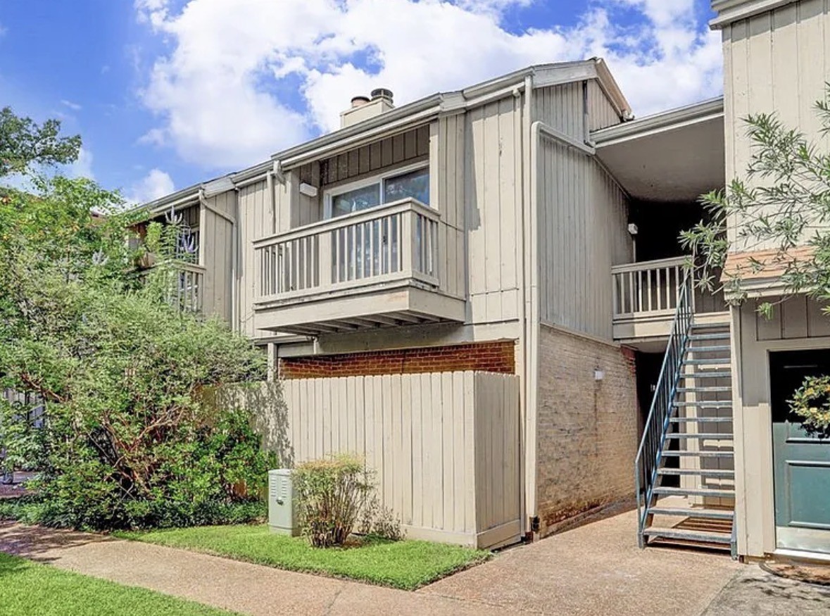 2100 Tanglewilde Street Street 428 Property Photo 1