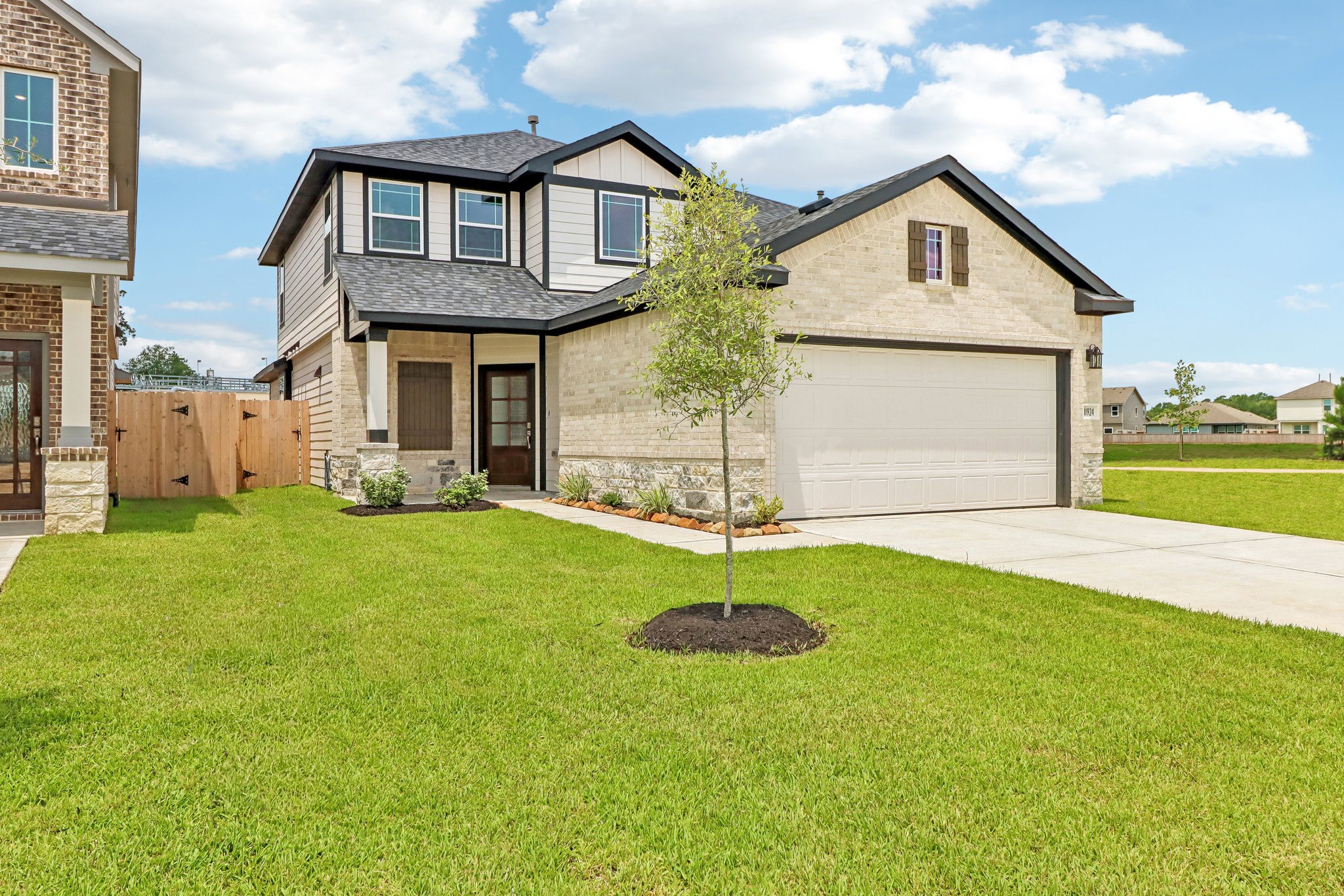 11924 Avian Avenue Property Photo 1