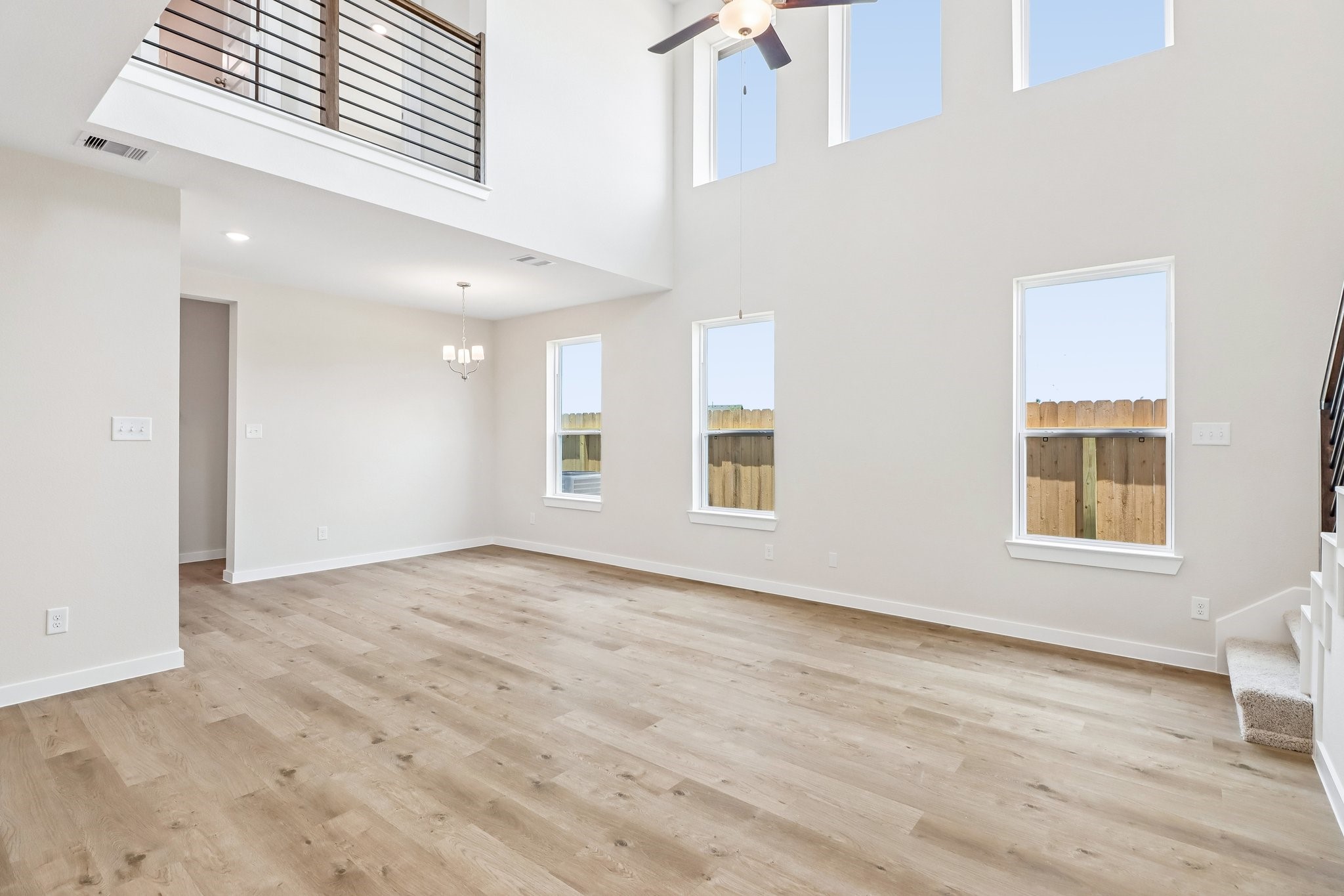 11924 Avian Avenue Property Photo 2