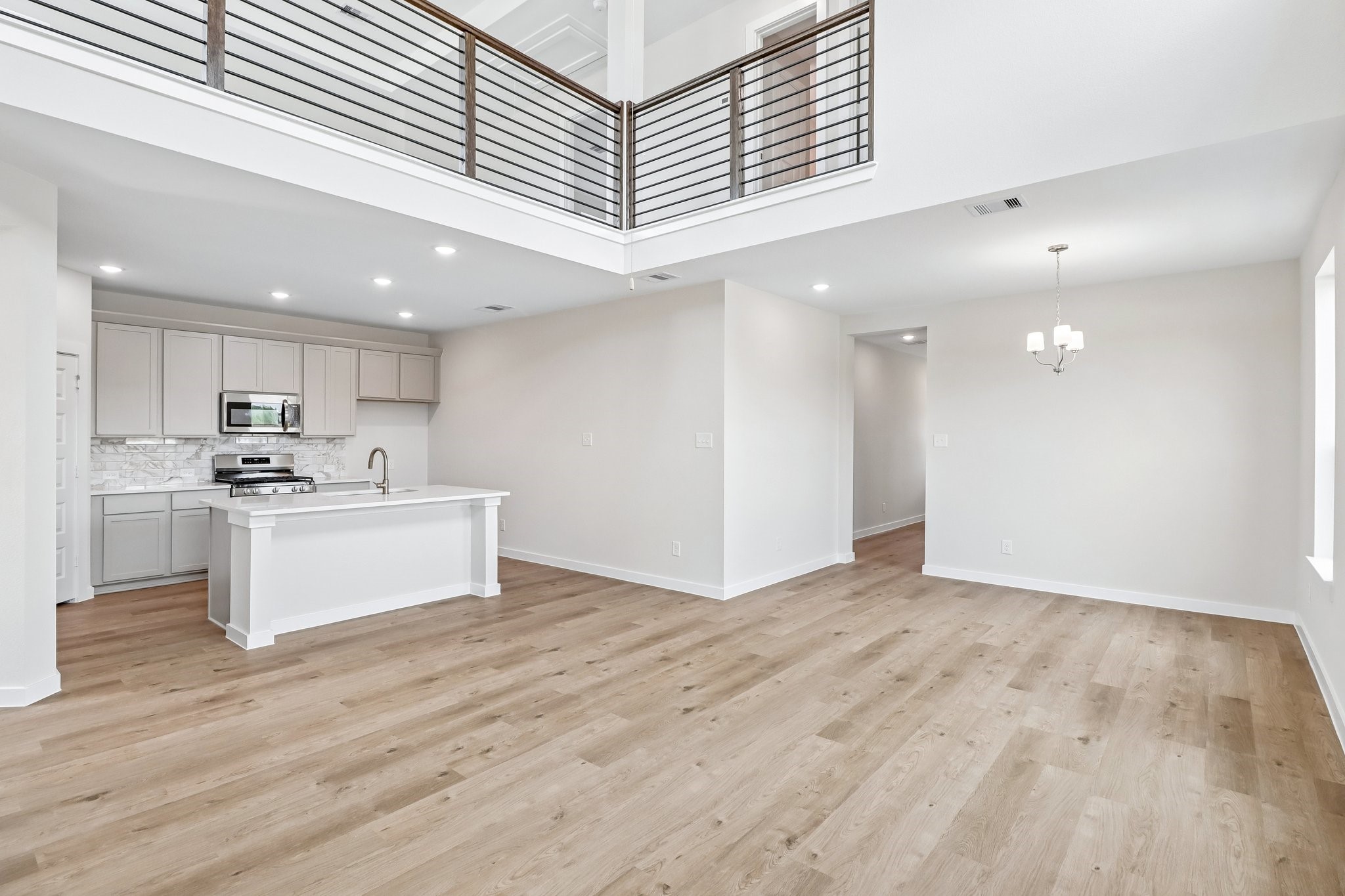 11924 Avian Avenue Property Photo 3
