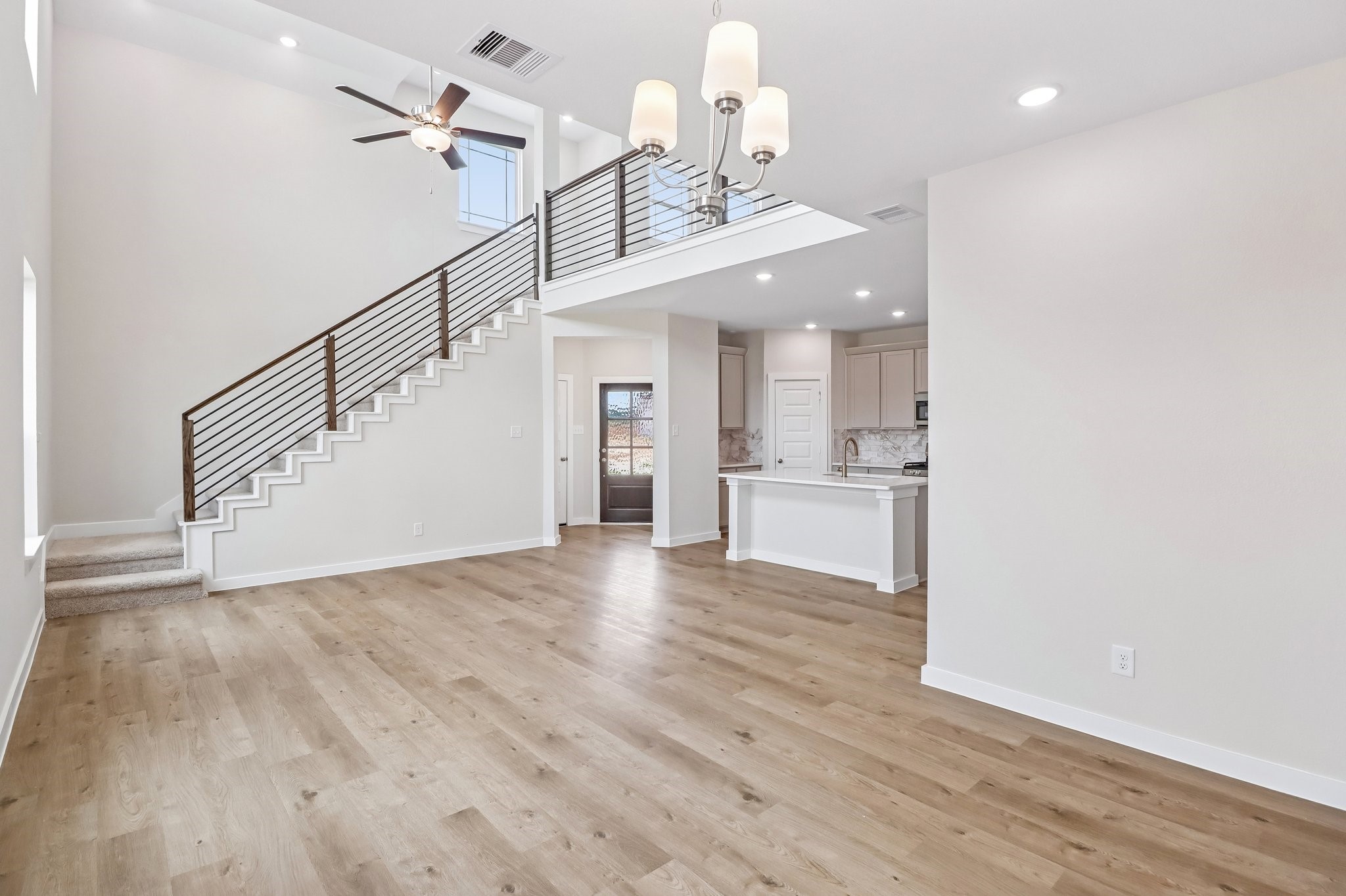 11924 Avian Avenue Property Photo 6
