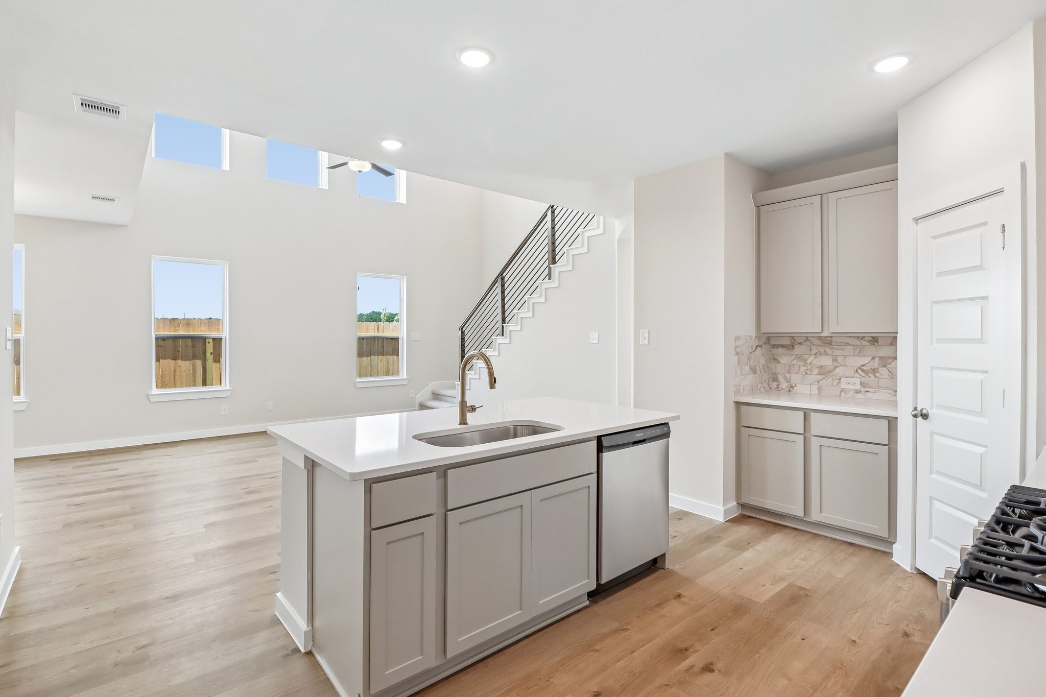 11924 Avian Avenue Property Photo 10
