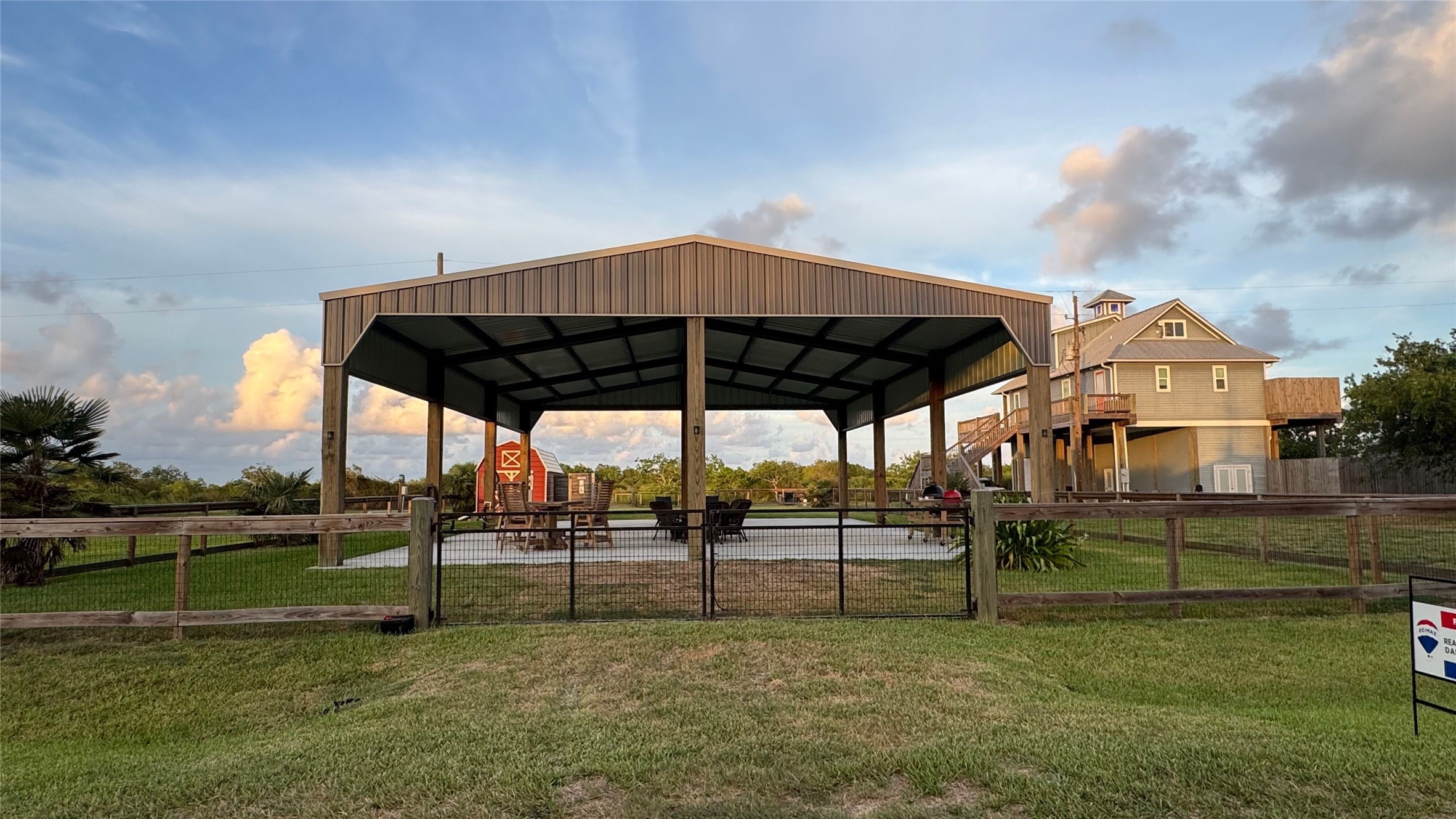 1056 Melody Lane Property Photo 7