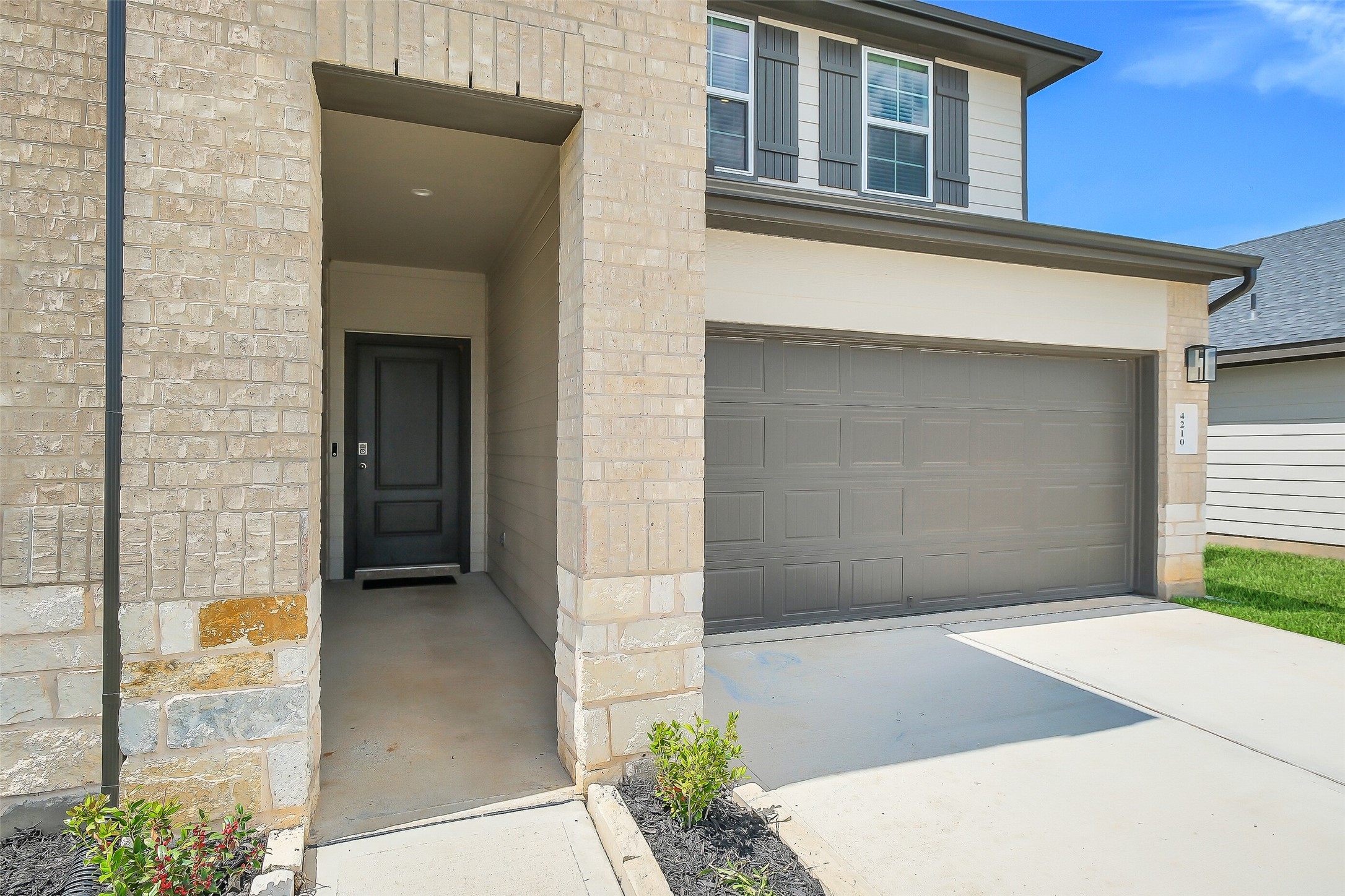 4210 Bromham Farms Drive Property Photo 3