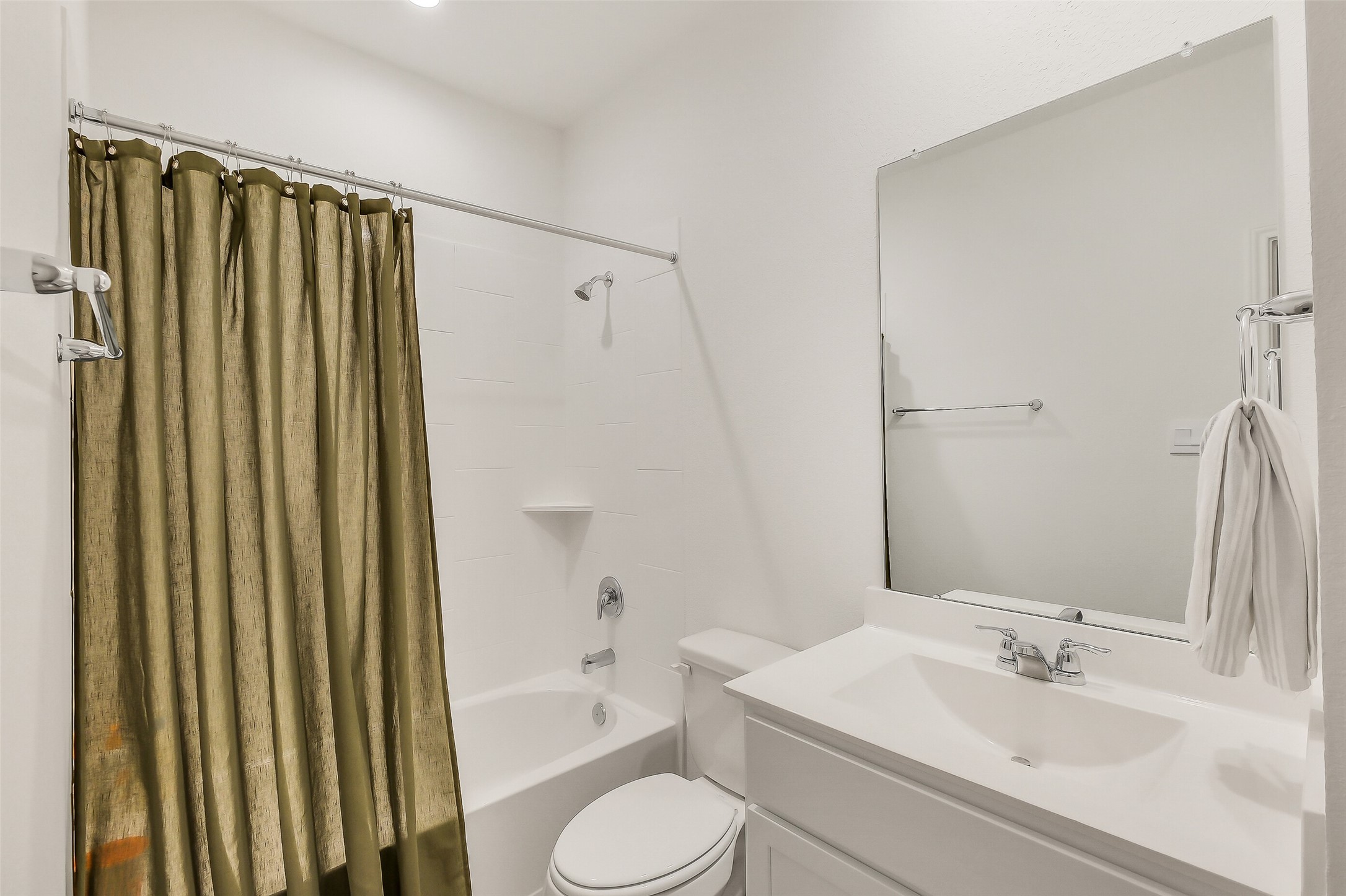 4210 Bromham Farms Drive Property Photo 6