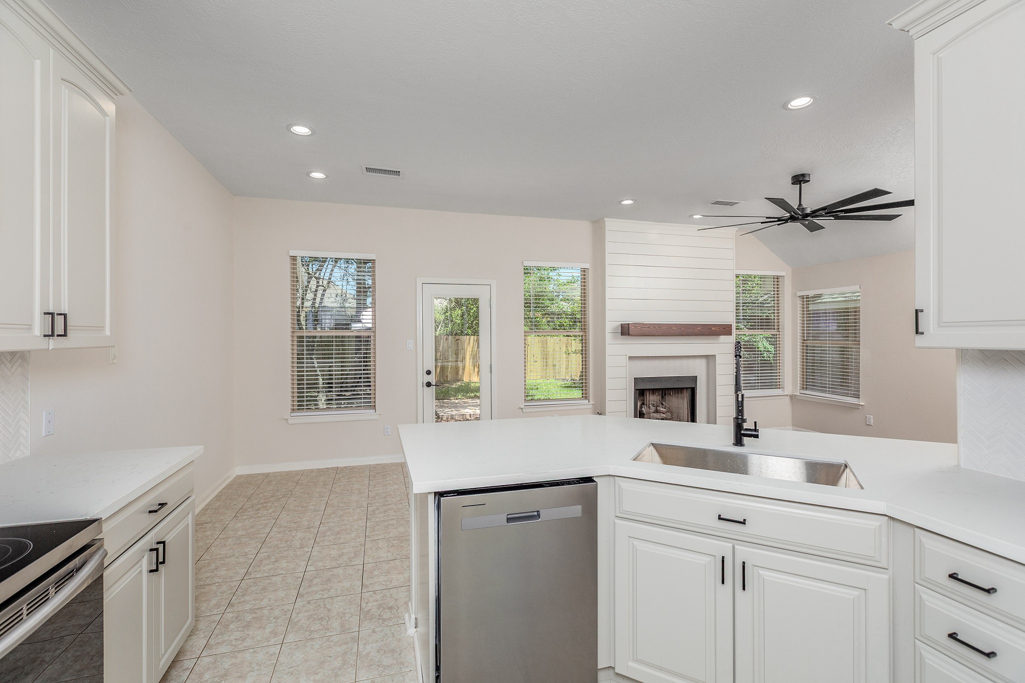 42 Camber Pine Place Property Photo 16